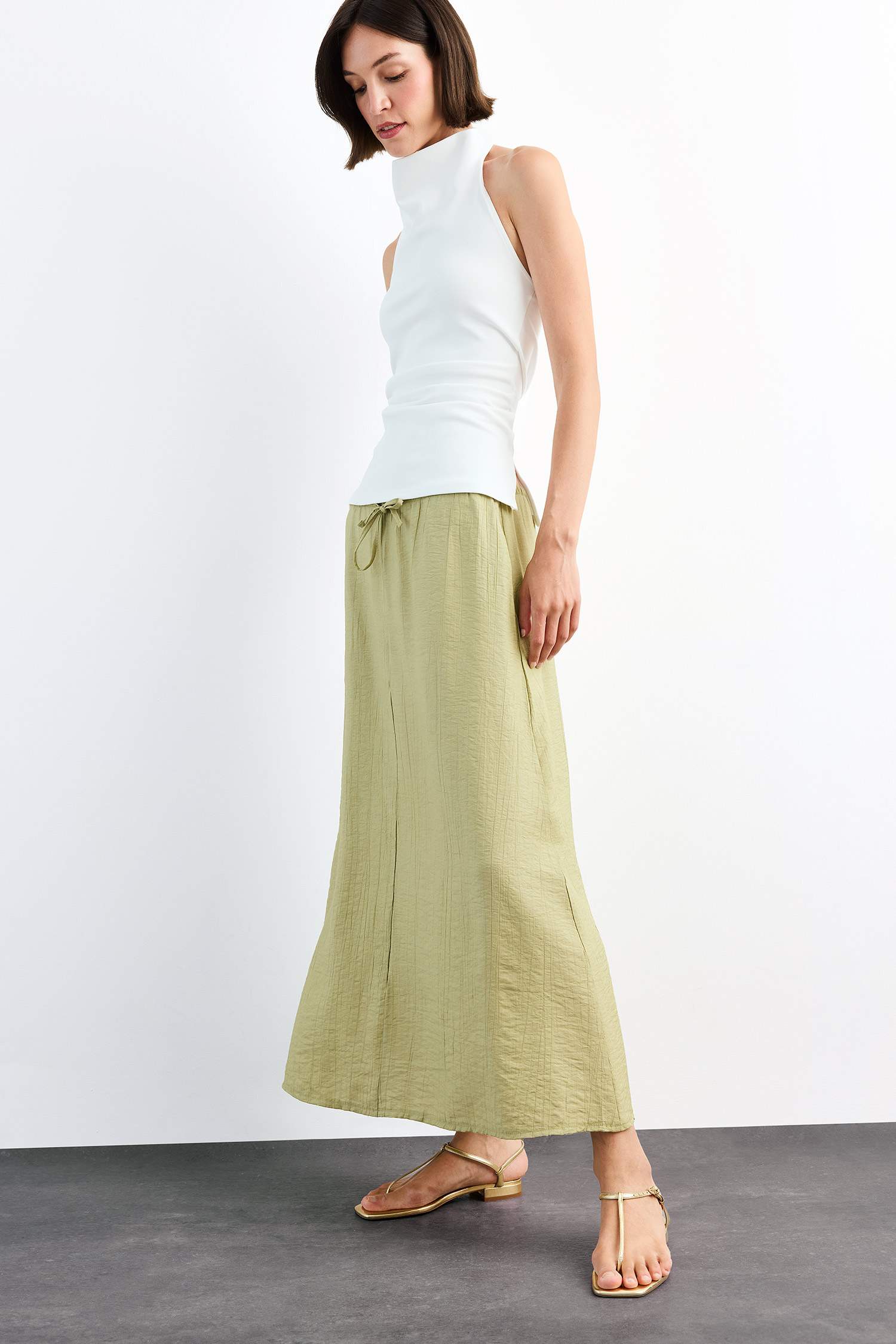 Relax Fit Crinkle Fabric Elastic Band Ankle Length Skirt