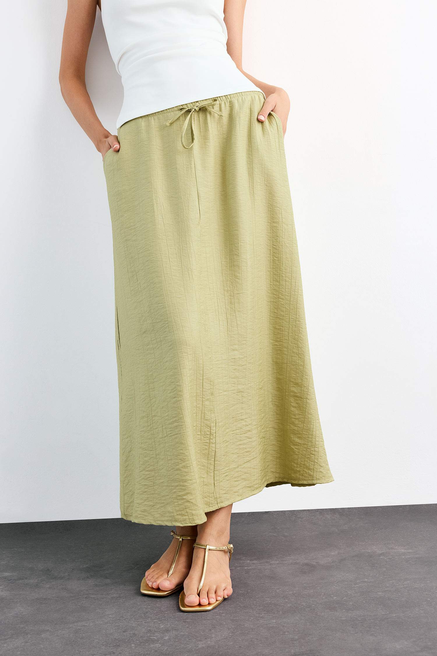 Relax Fit Crinkle Fabric Elastic Band Ankle Length Skirt