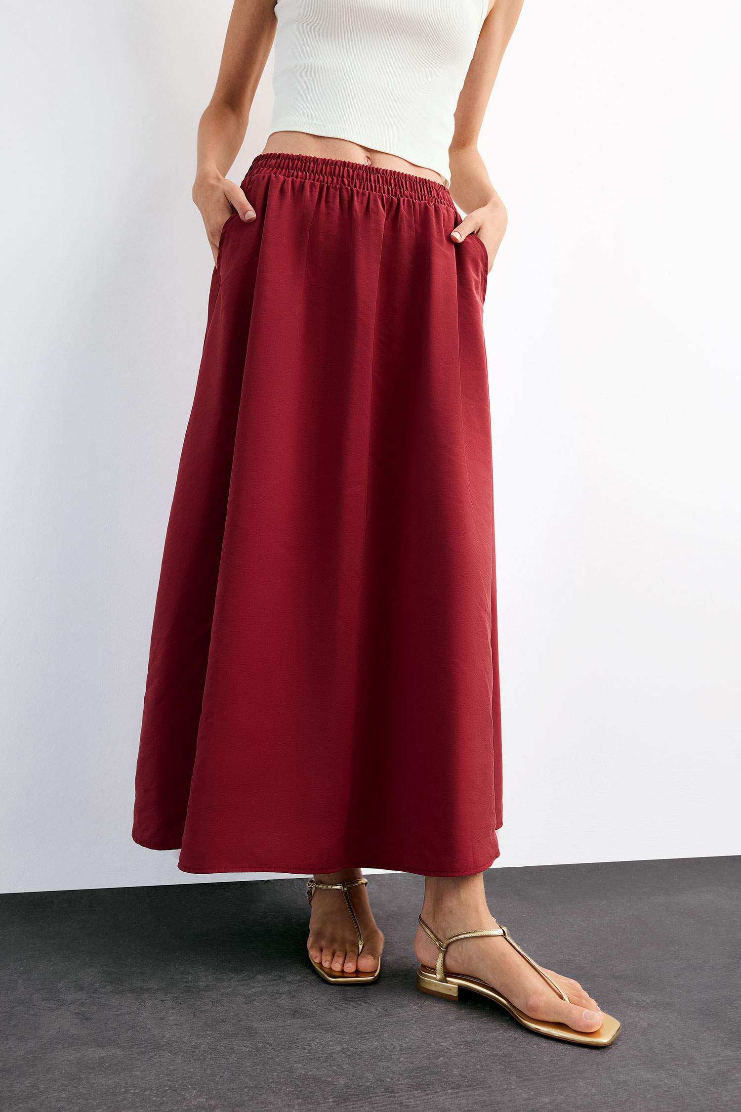 تنورة ميدي بقصة A بخصر عادي