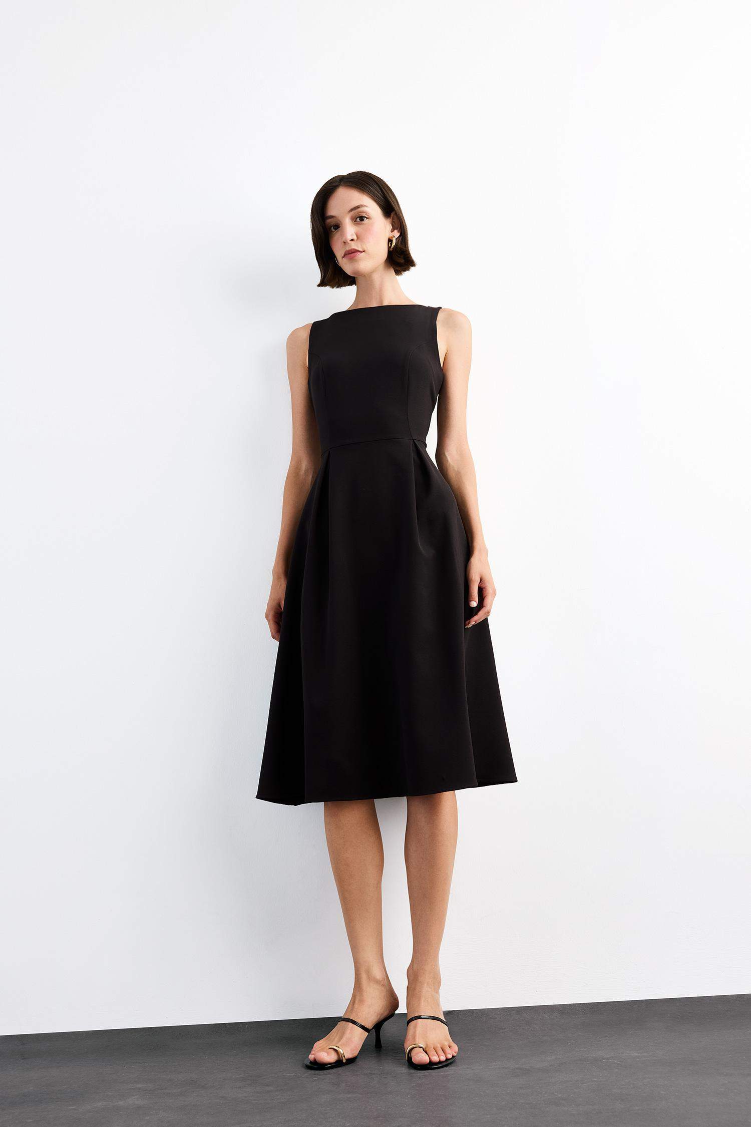 Bisiklet Yaka Kolsuz Midi Elbise