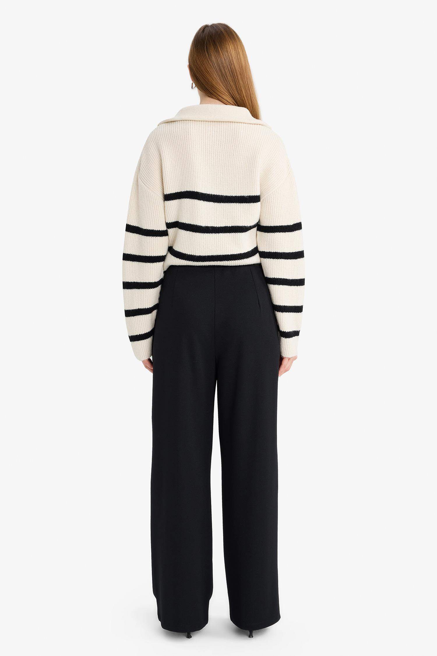 Pantalon en crêpe droit à jambes larges