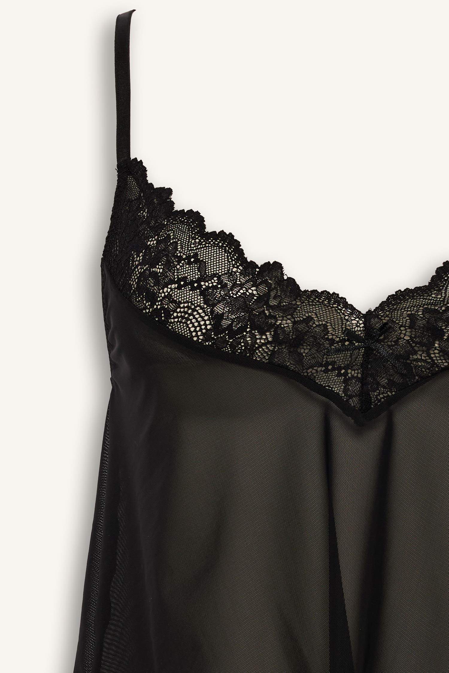 Regular Fit Dantel Detaylı İnce Askılı Tül Üst-Fall in Love