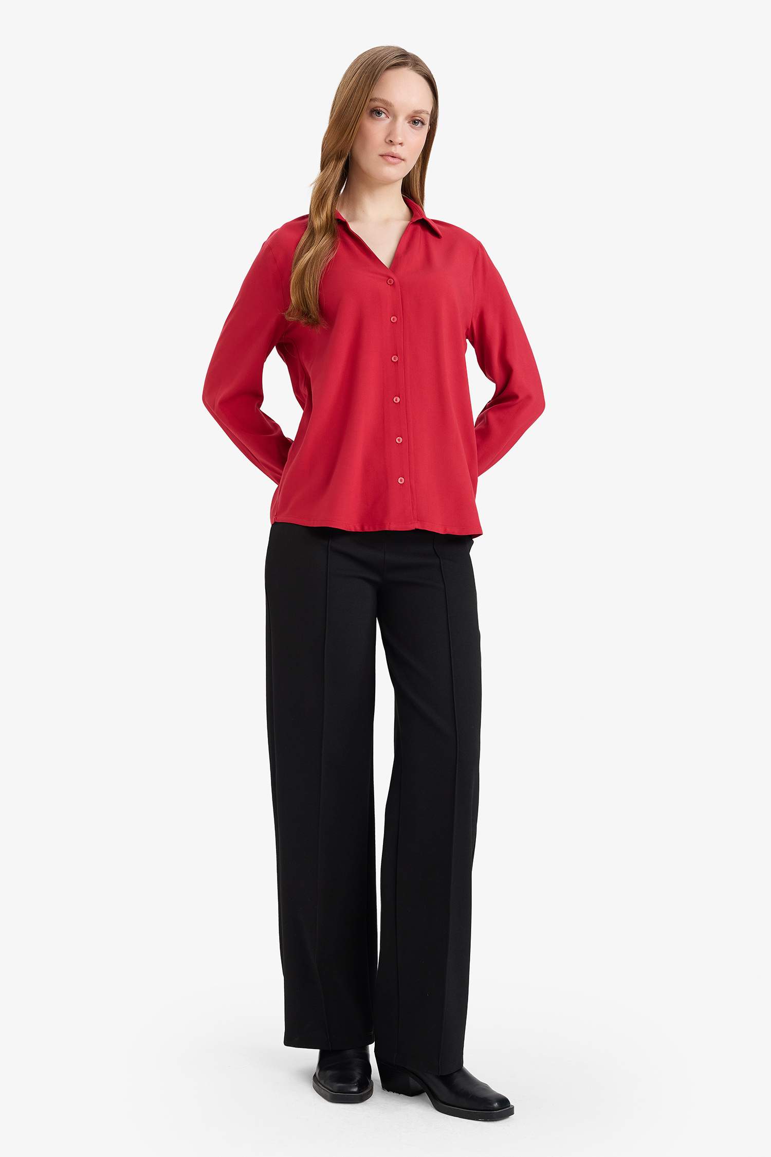 Әйелдер күніне арналған Regular Fit қайырма жағалы ұзын жеңді жейде