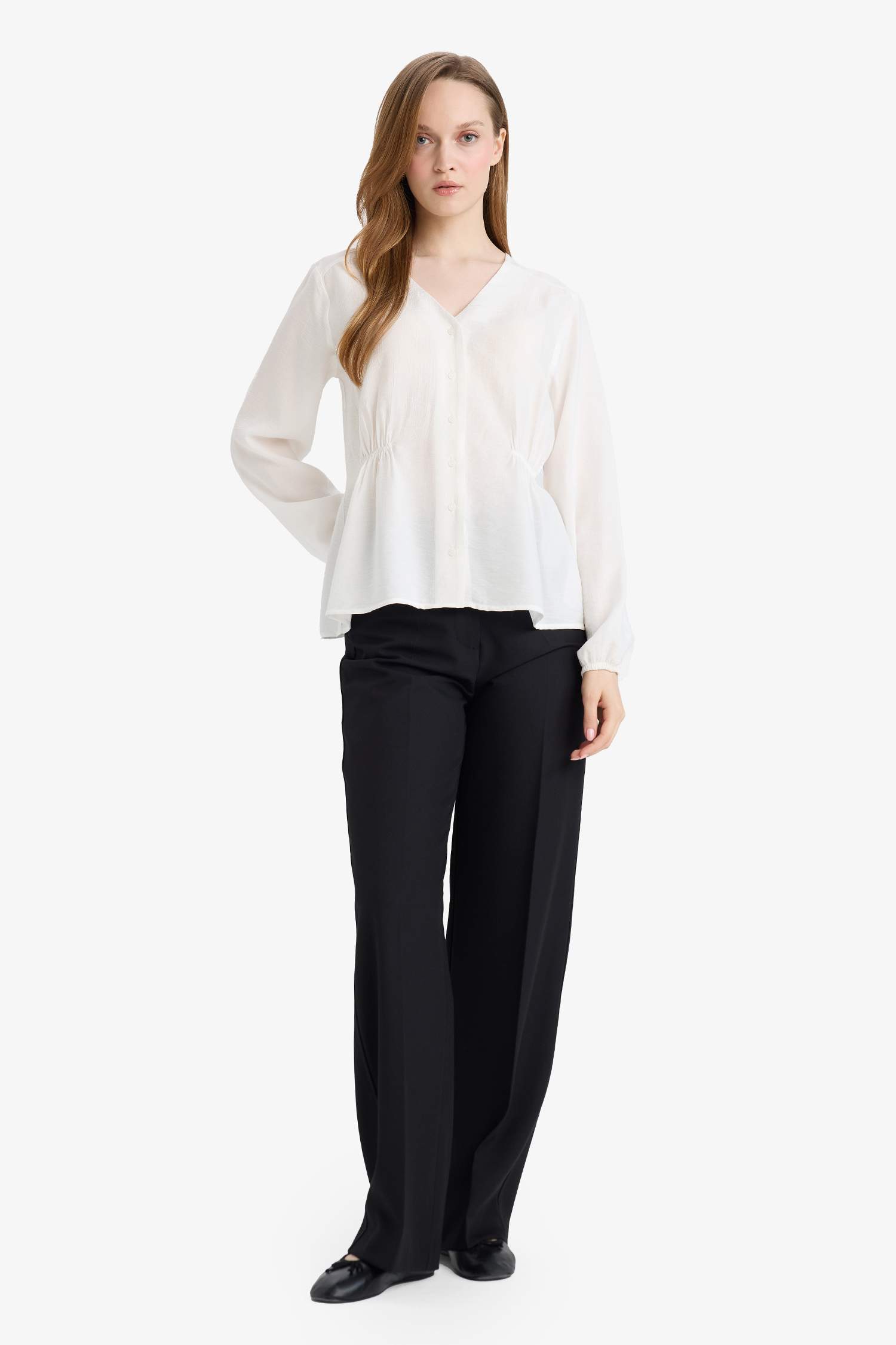 Әйелдер күніне арналған Regular Fit V-пішінді жағалы ұзын жеңді жейде