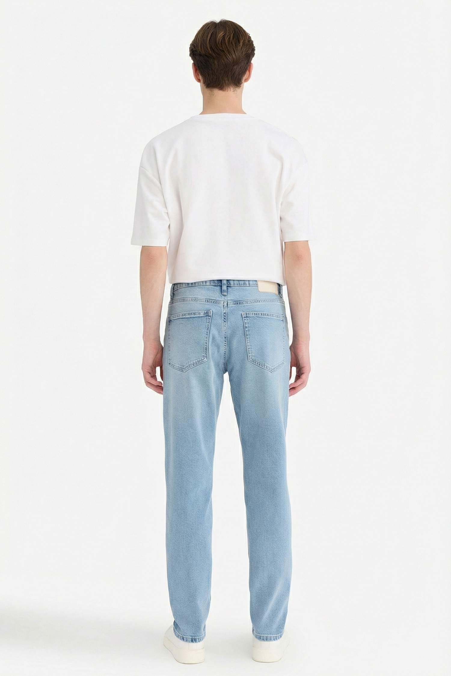 Джинсы Slim Tapered Fit с прямыми штанинами