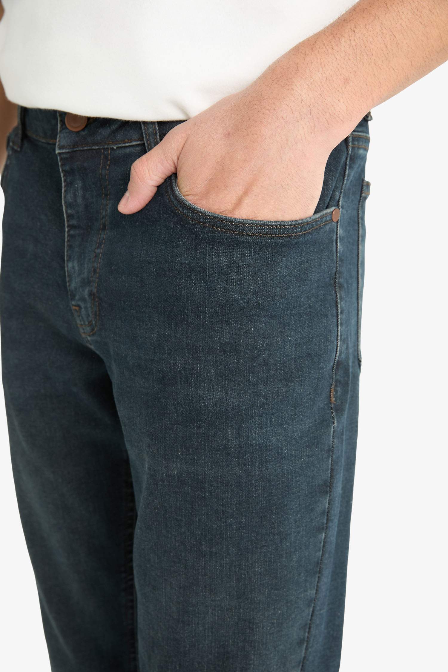 Pedro Slim Fit Dar Kalıp Normal Bel Dar Paça Jean Pantolon