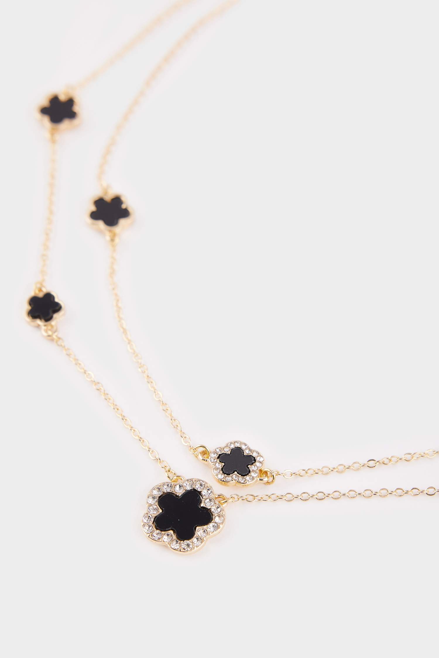 Kadın 2'li Siyah Yonca Detaylı Kolye