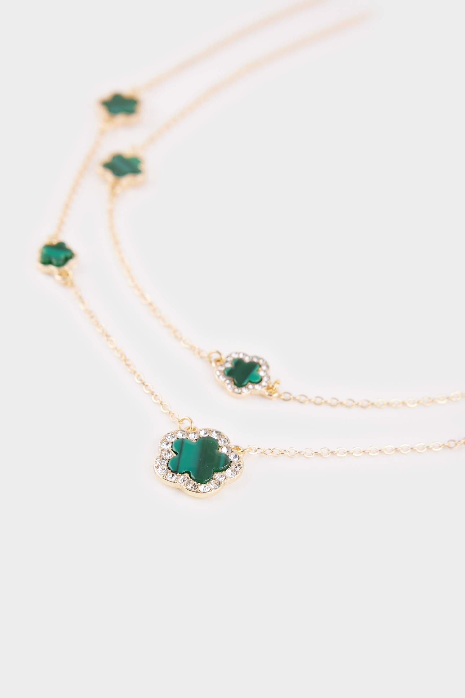 Kadın 2'li Yeşil Yonca Detaylı Kolye