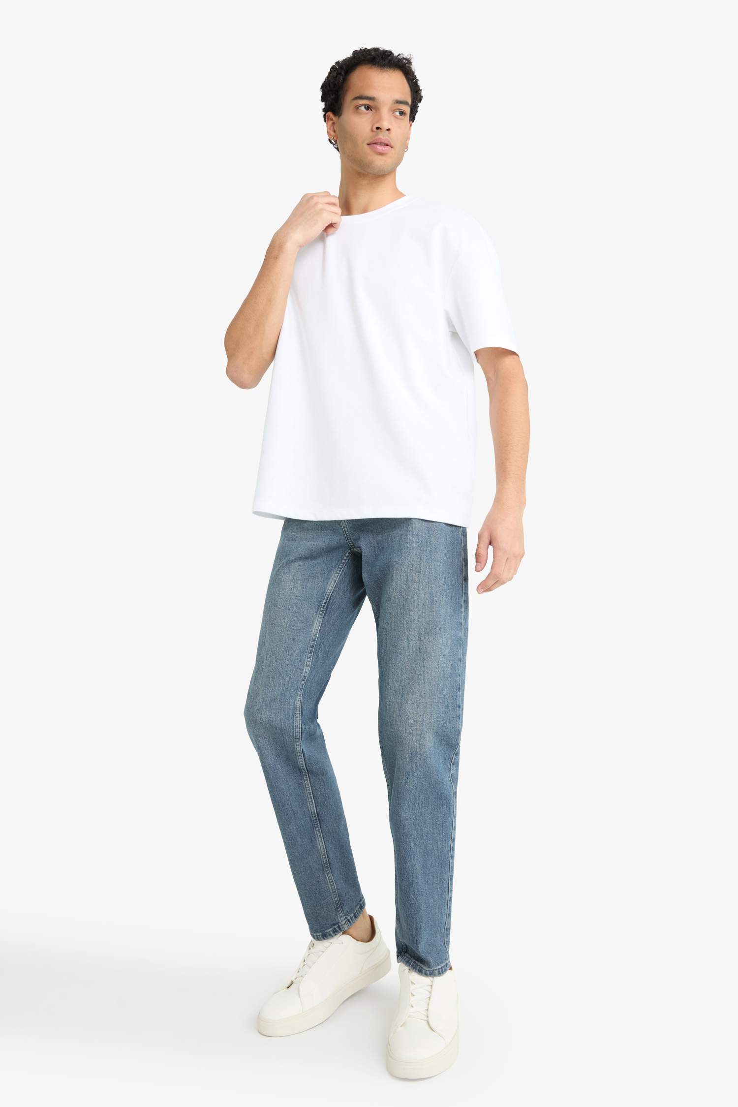 Slim Tapered Fit Dar Kalıp Normal Bel Daralan Paça Jean Pantolon