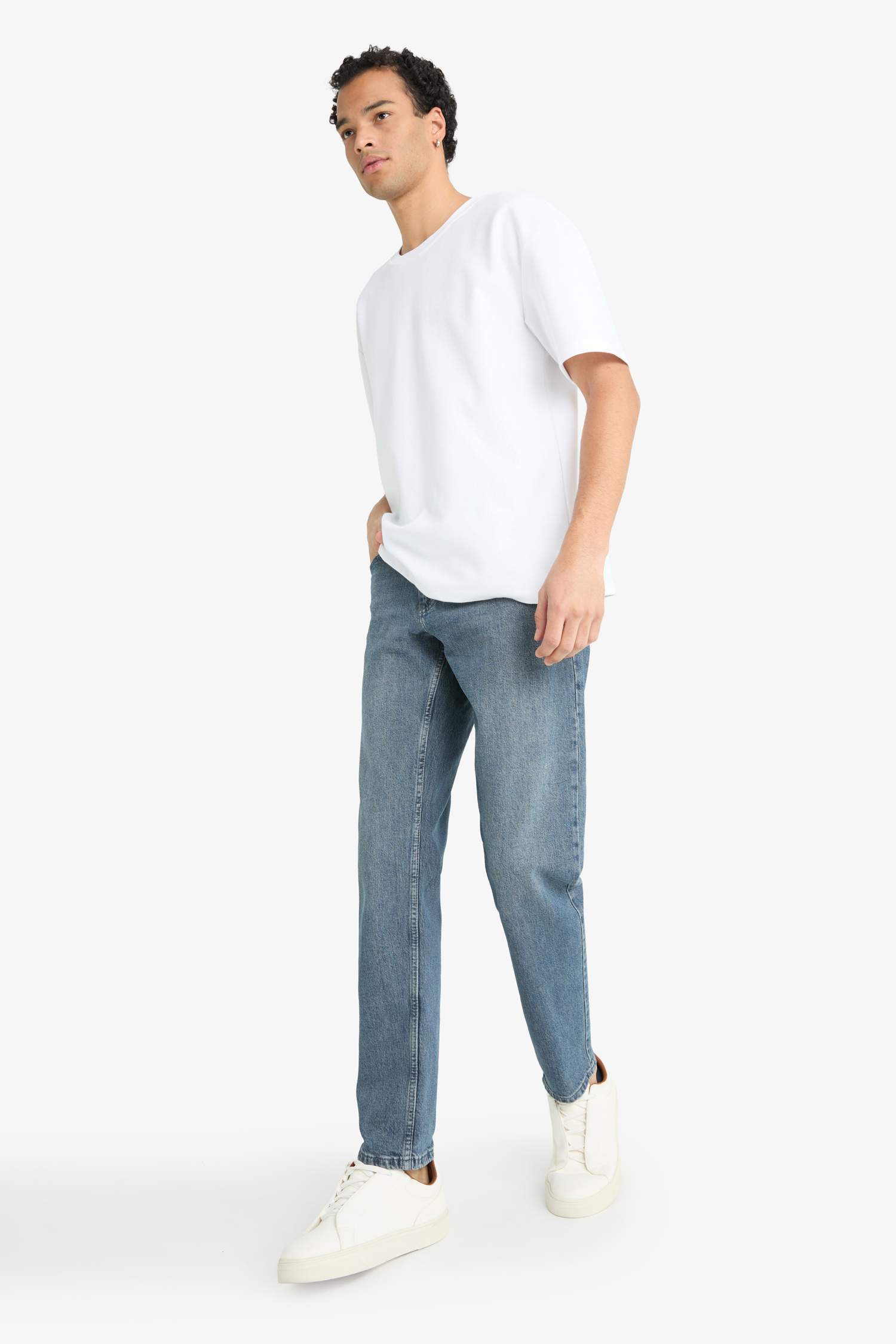 Slim Tapered Fit Dar Kalıp Normal Bel Daralan Paça Jean Pantolon