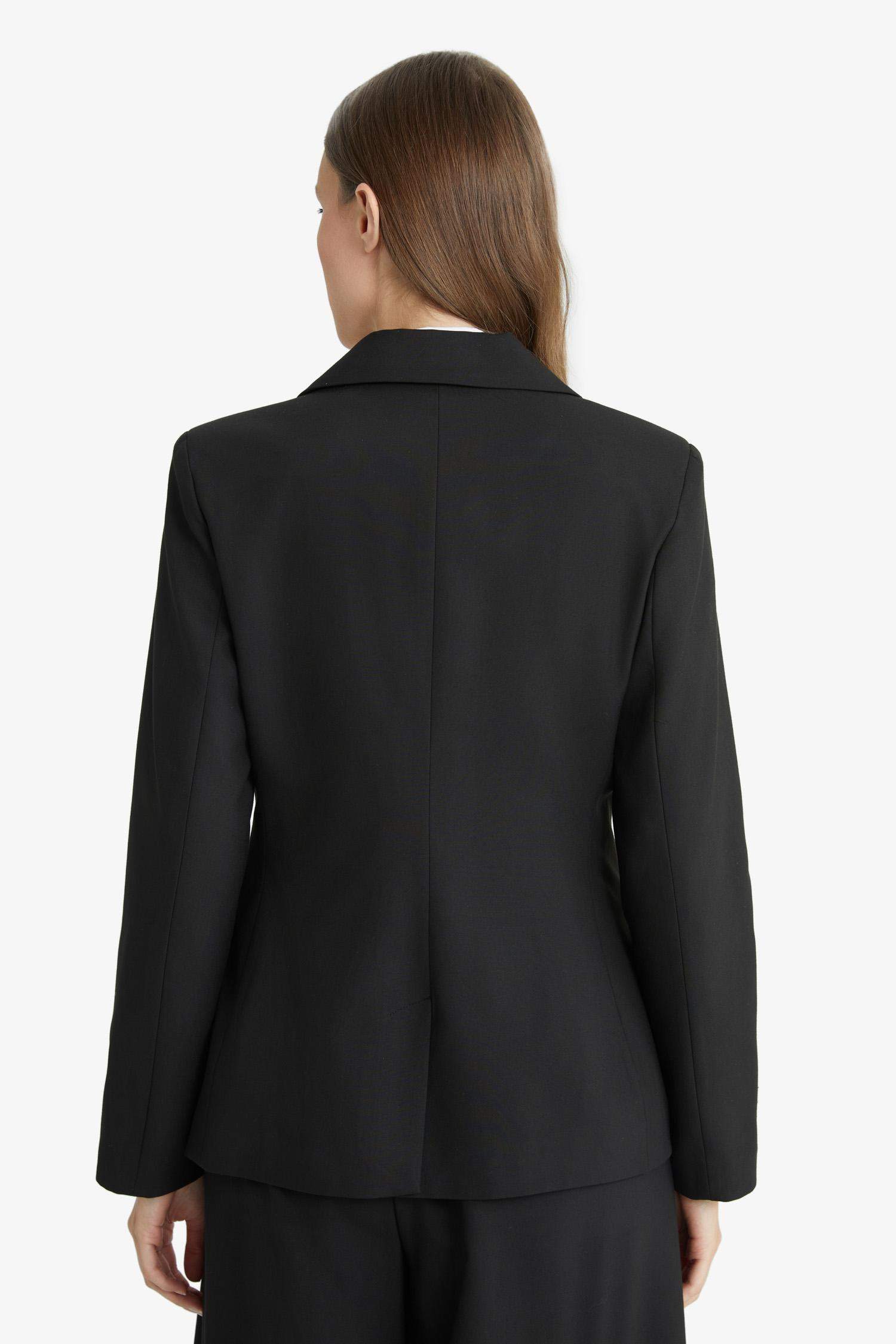 فيست بليزر قصة عادية بياقة بليزر