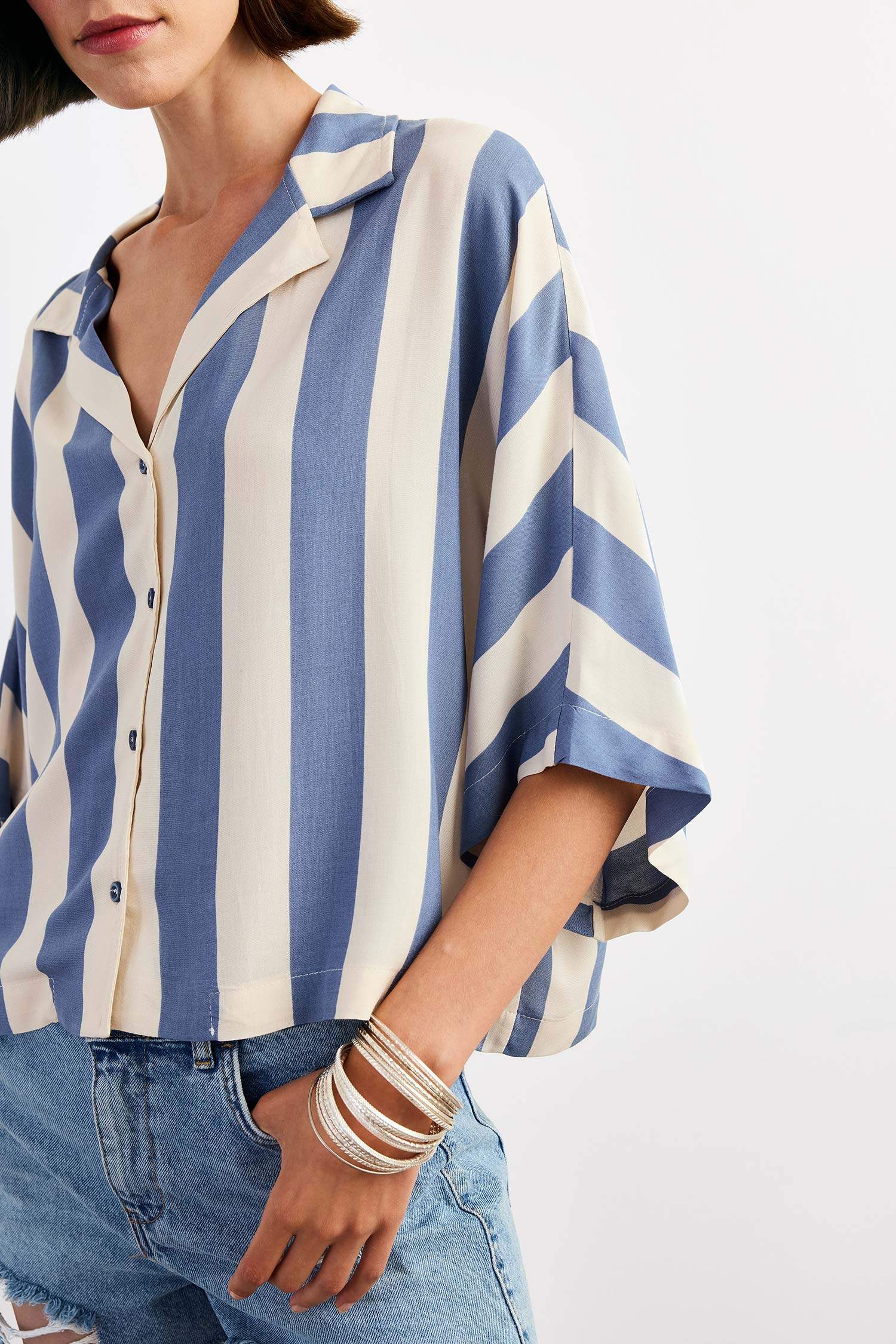 Oversize Fit V-Neck Short Sleeve Shirt