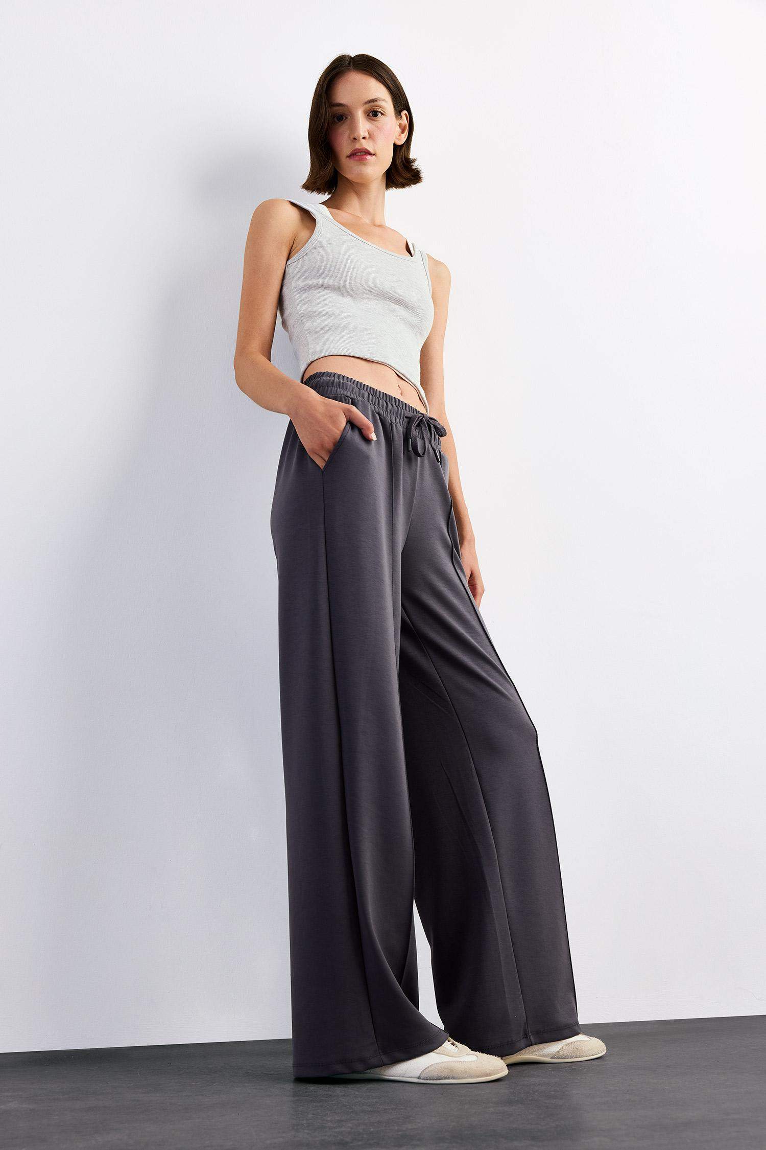 Relax Fıt Normal Bel Düz Paça Modal Pantolon