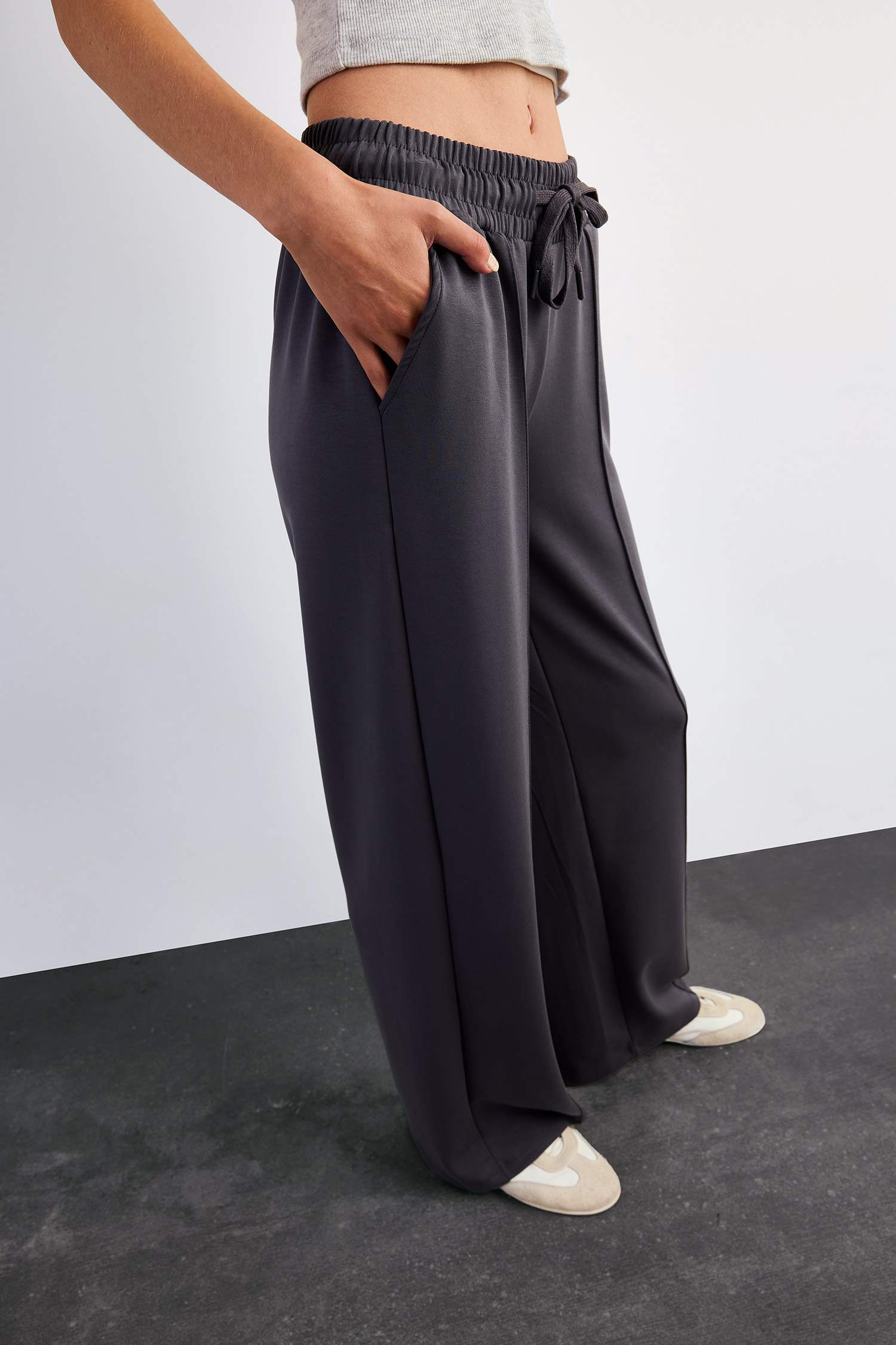 Relax Fit Normal Bel Düz Paça Modal Pantolon