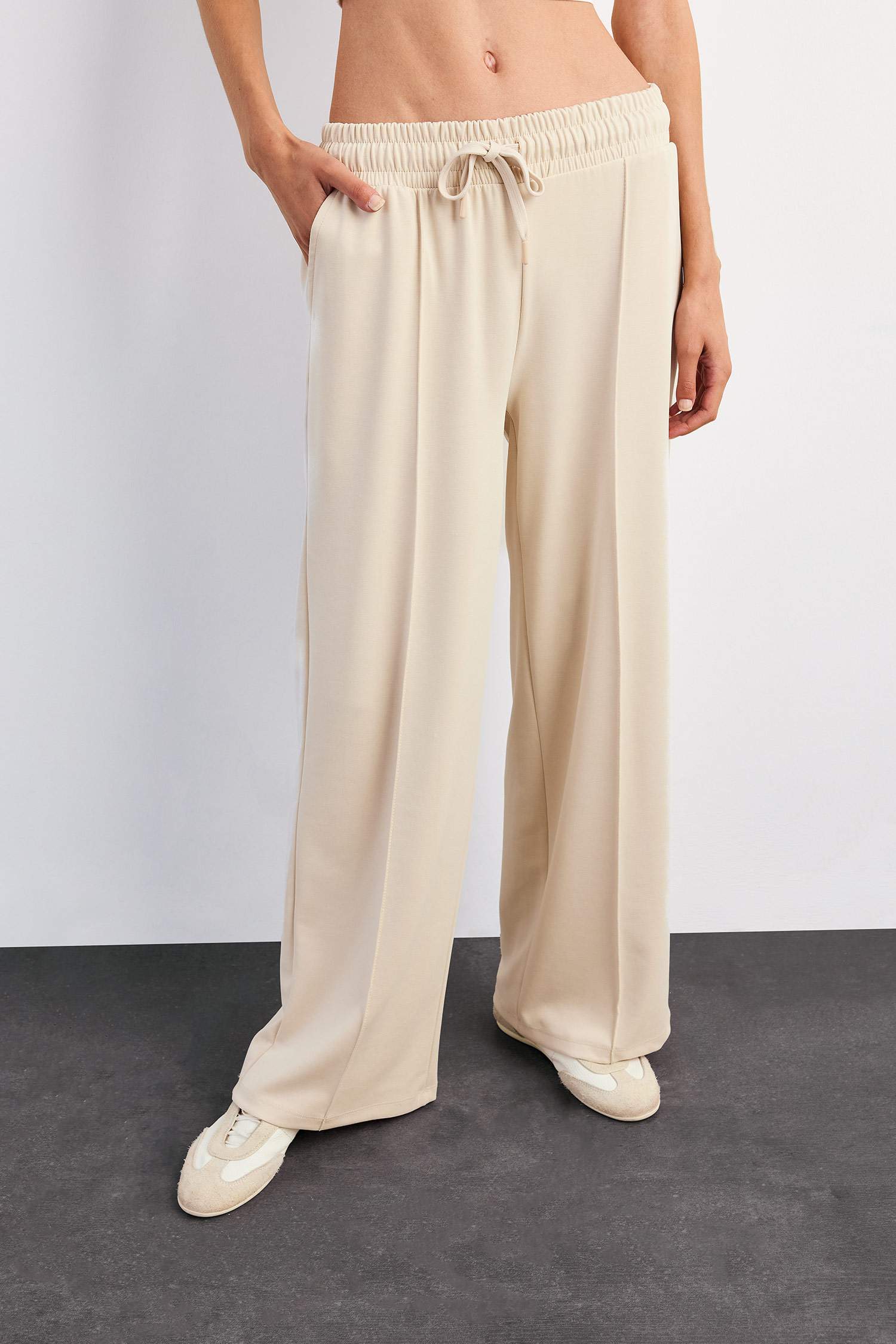 Relax Fit Normal Bel Düz Paça Modal Pantolon