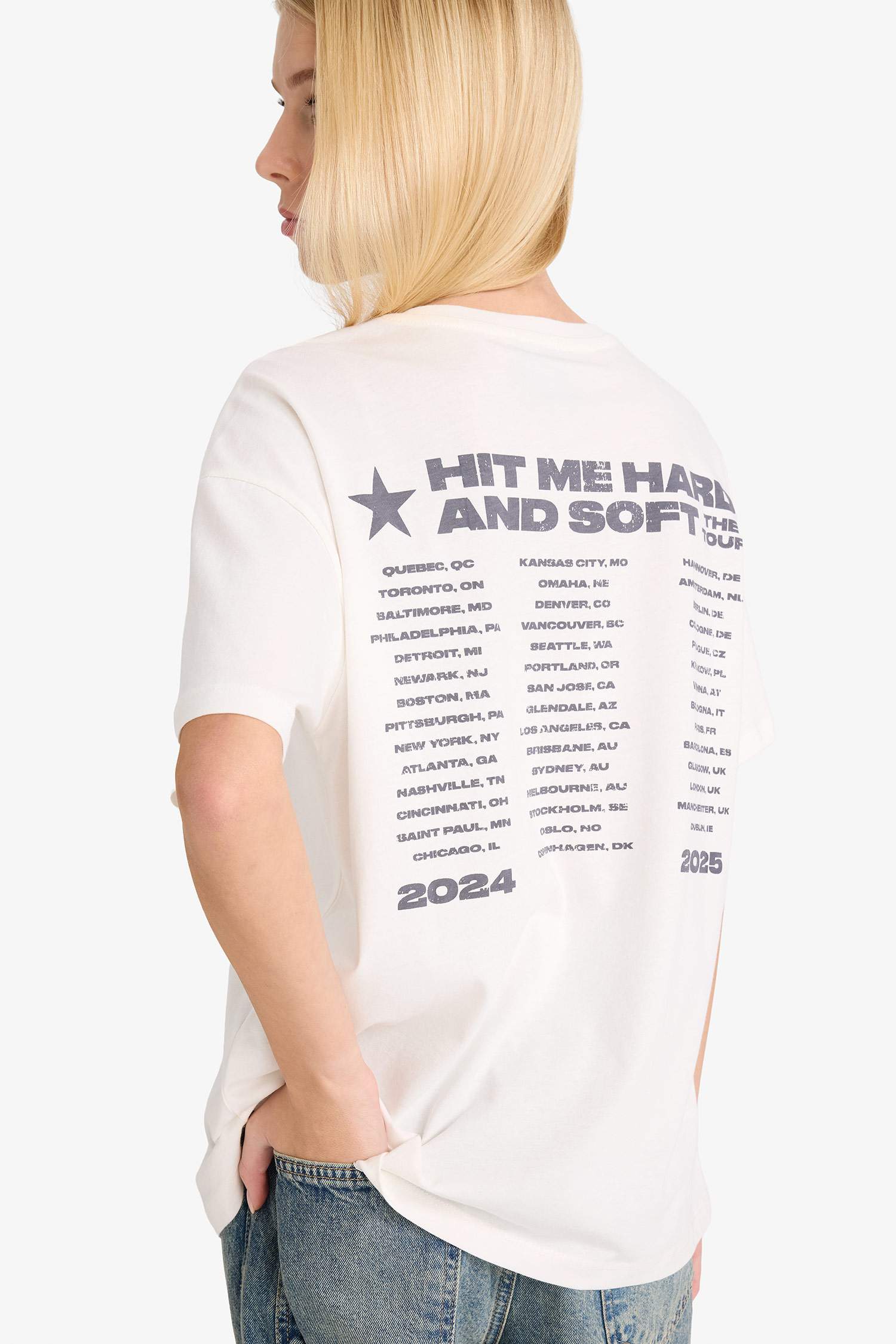 تيشيرت نص كم اوفر سايز بطبعة من الخلف من بيلي ايليش