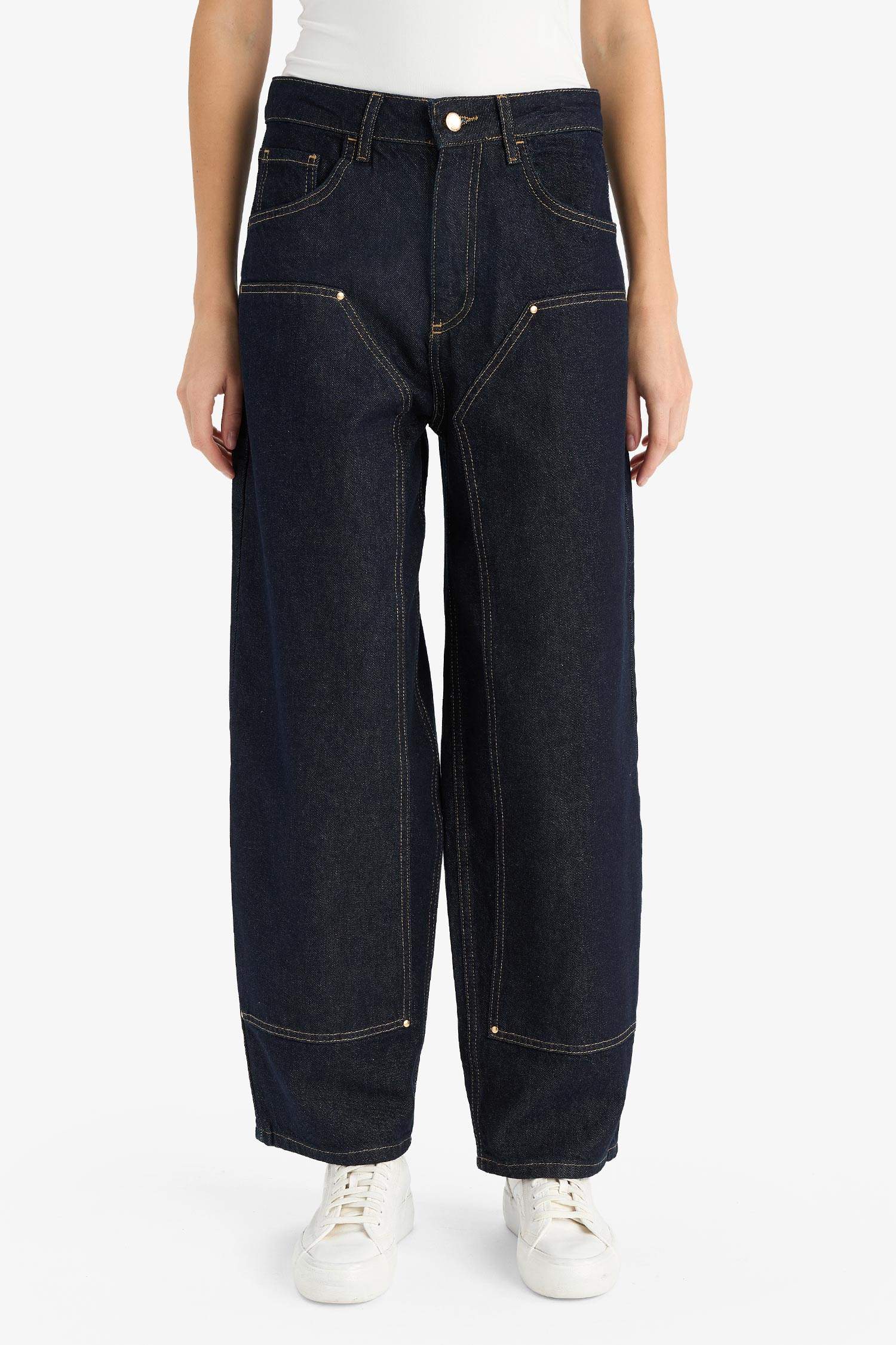 بنطرون جينز باريل فيت بخصر عالي