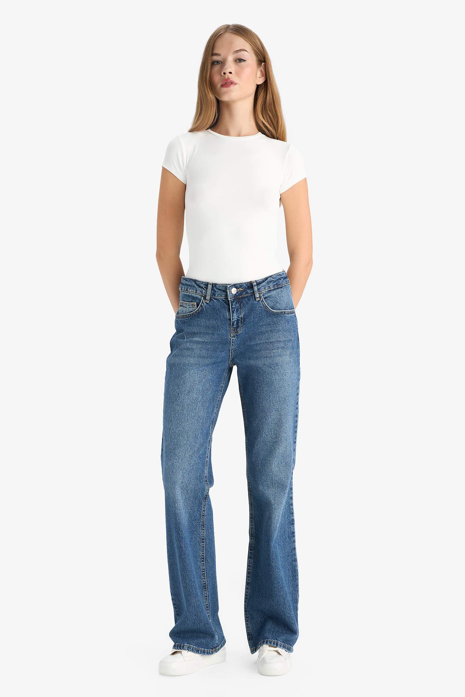 سروال جينز بخصر منخفض