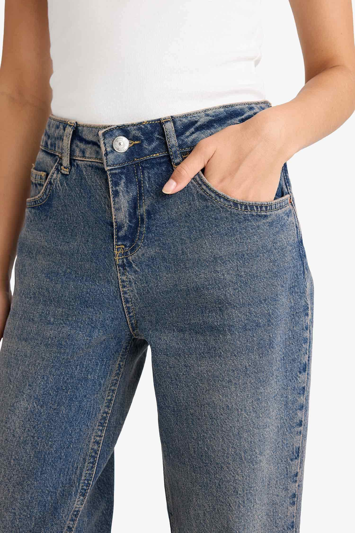 Jean long à taille basse effet délavé