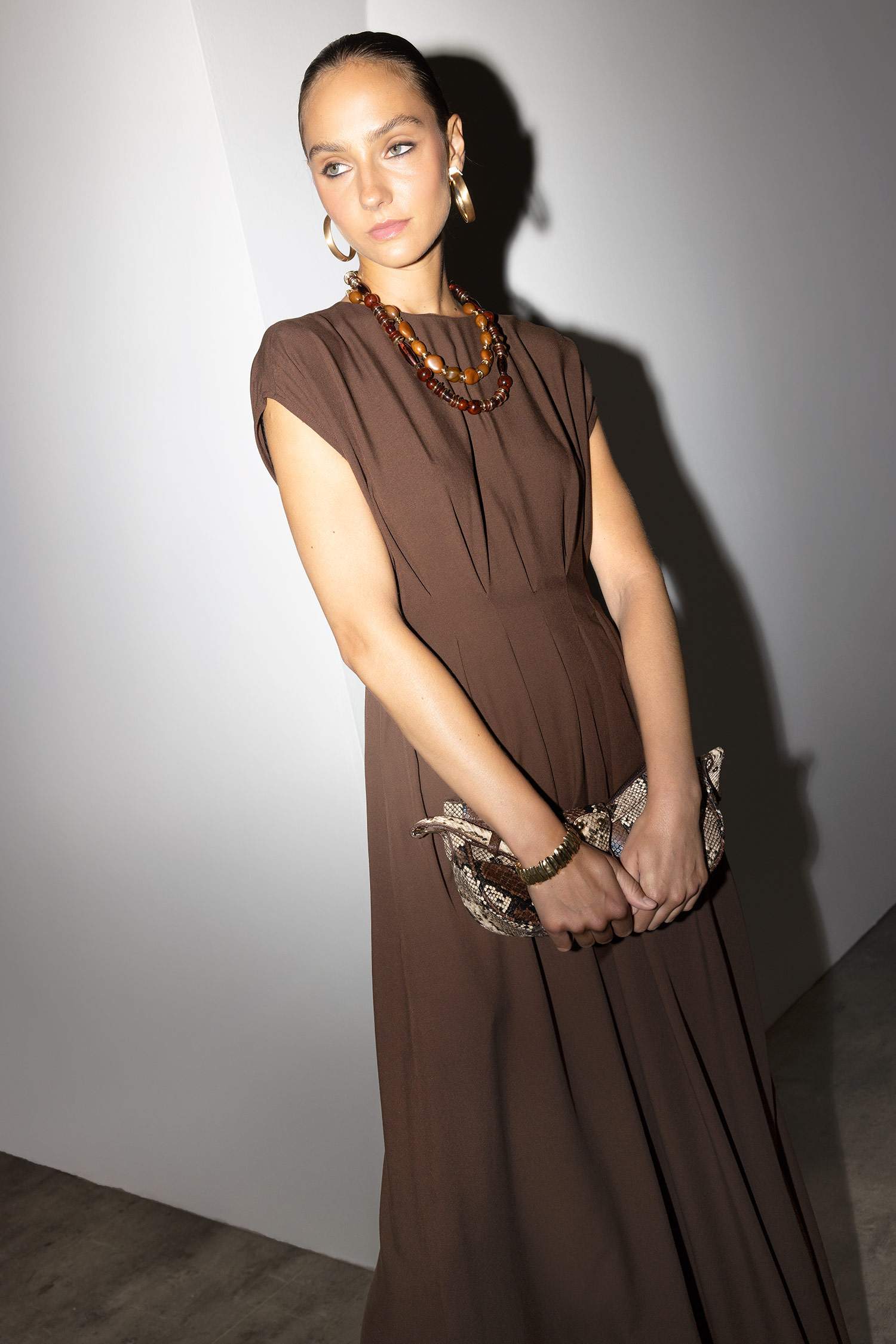 فستان طويل ميدي من مزيج الكتان بياخة مستديرة