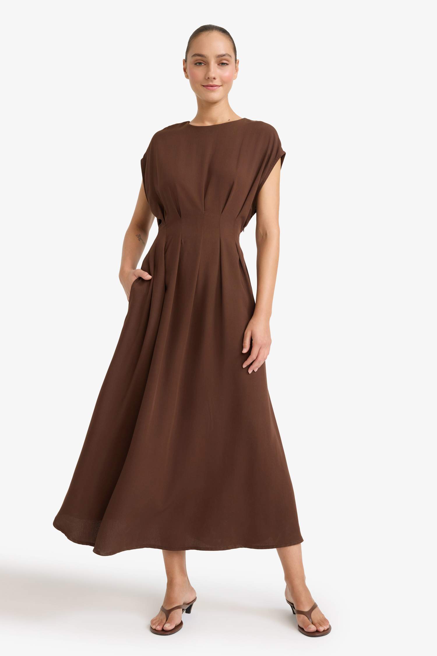 فستان طويل ميدي من مزيج الكتان بياخة مستديرة