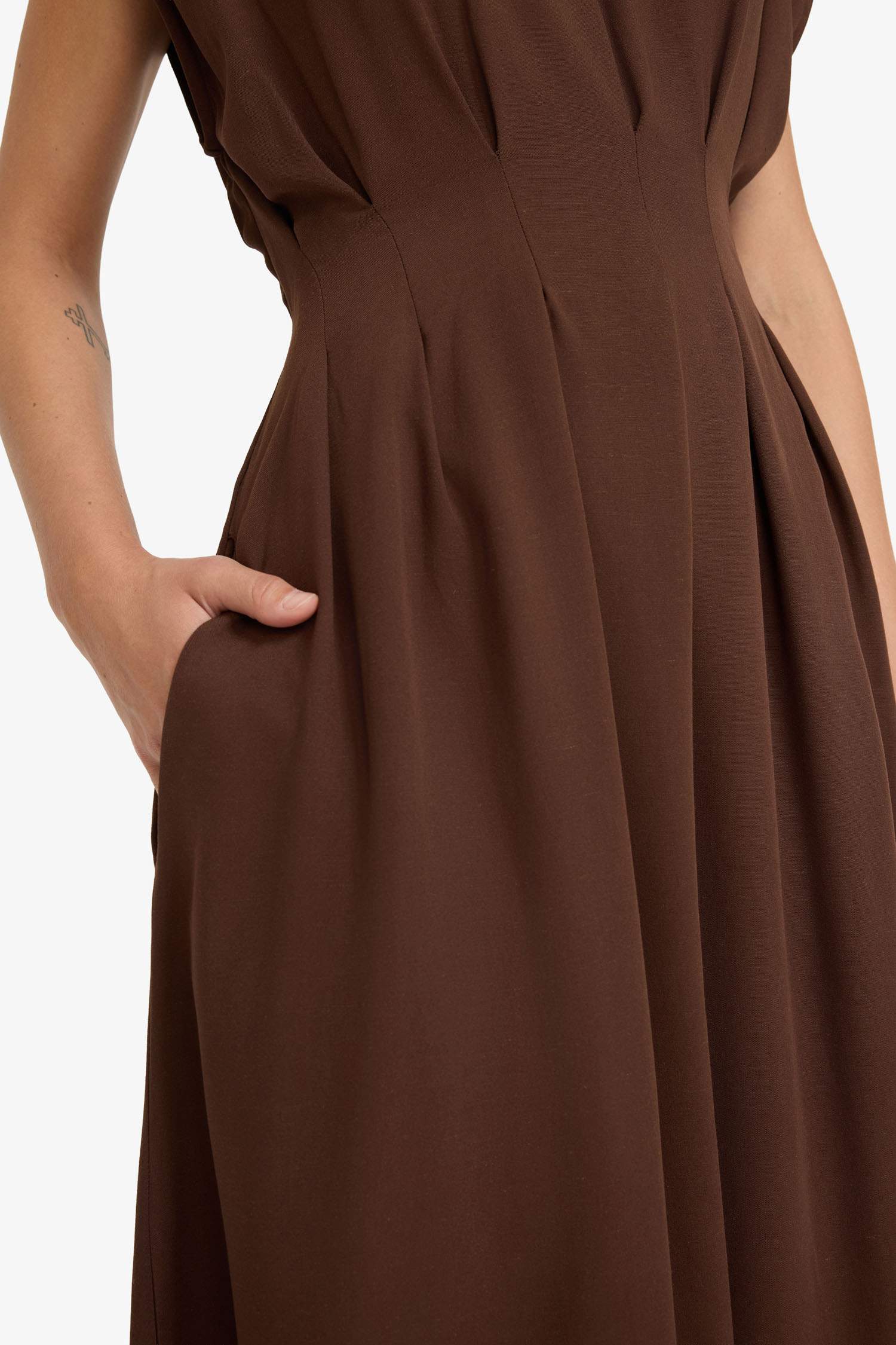 فستان طويل ميدي من مزيج الكتان بياخة مستديرة