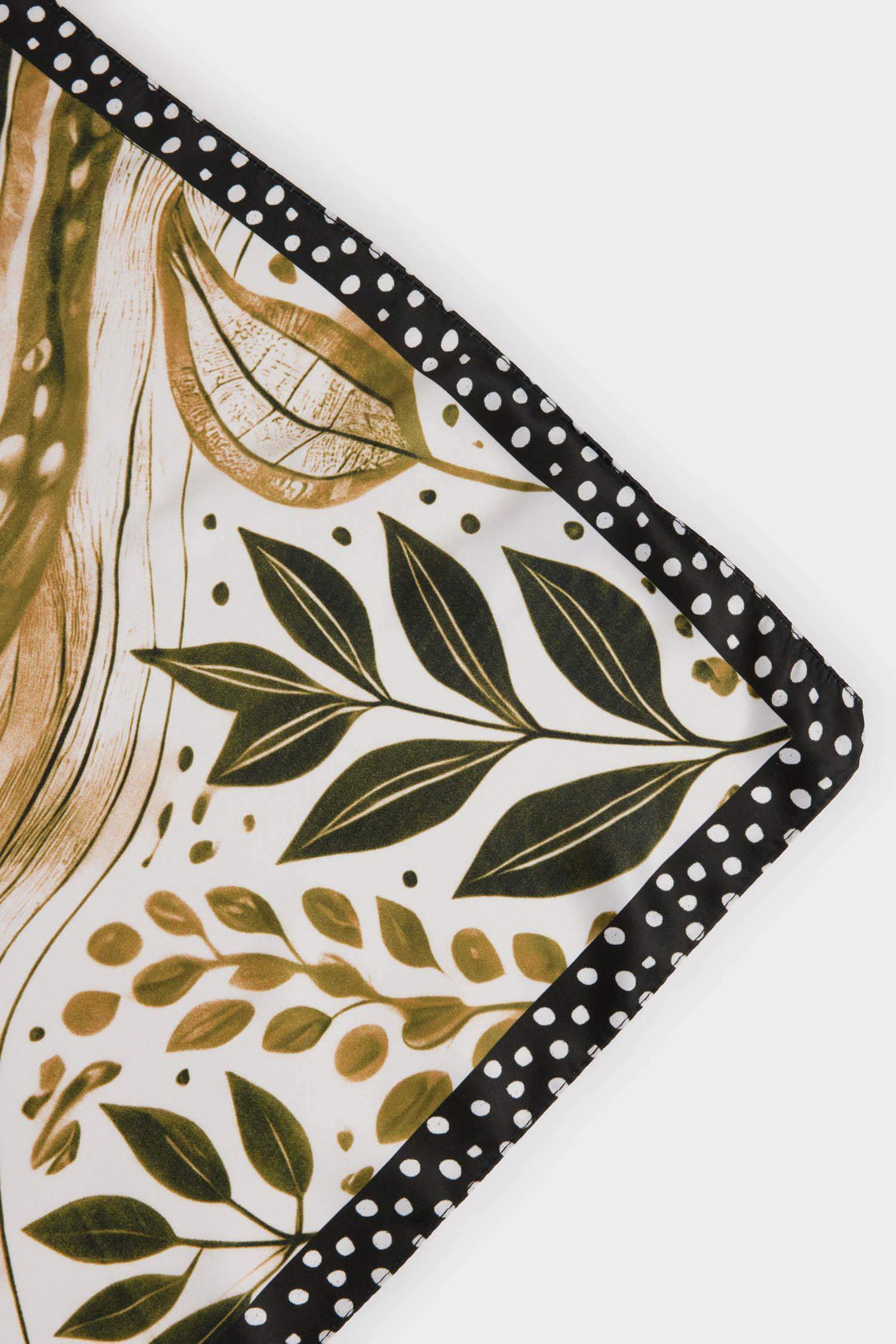 Kadın Desenli Fular