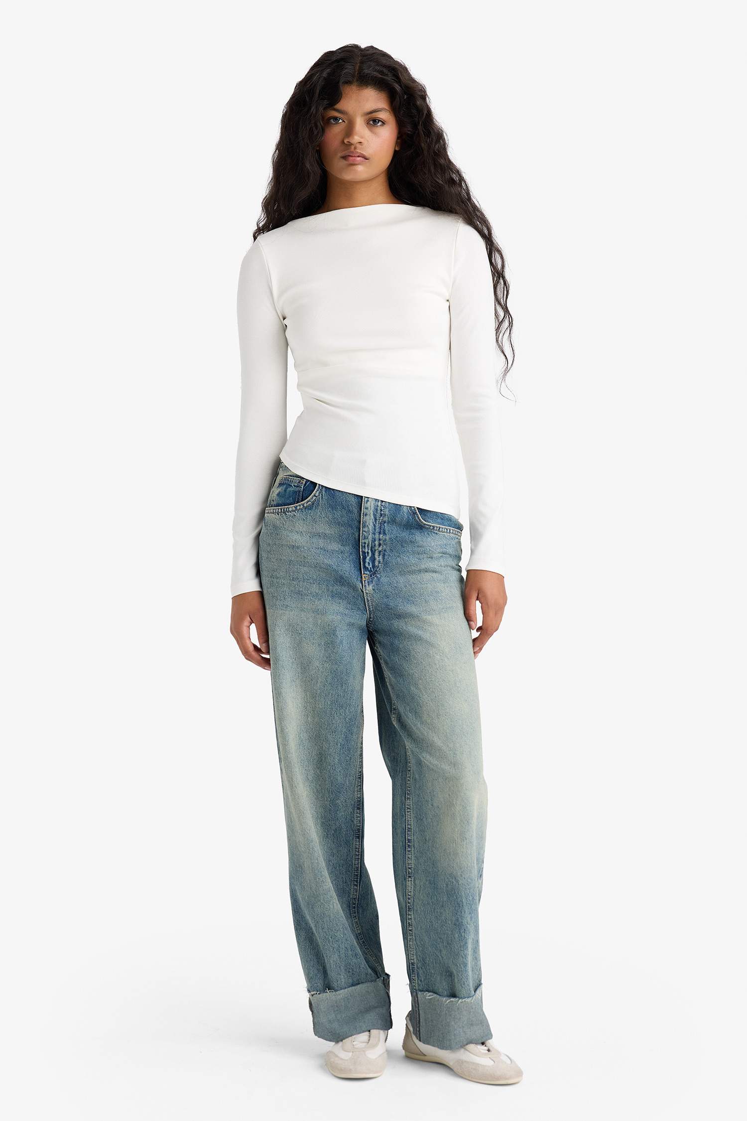 تيشيرت ردن طويل سليم فيت بياخة عريضة