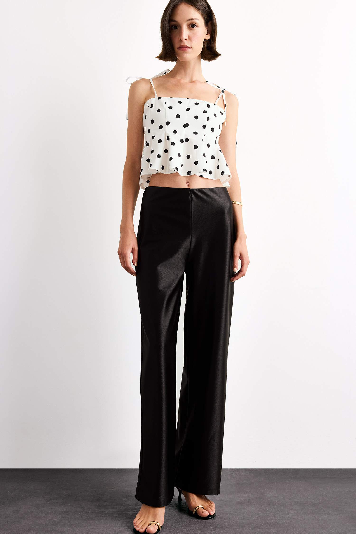 Relax Fit Normal Bel Düz Paça Saten Pantolon