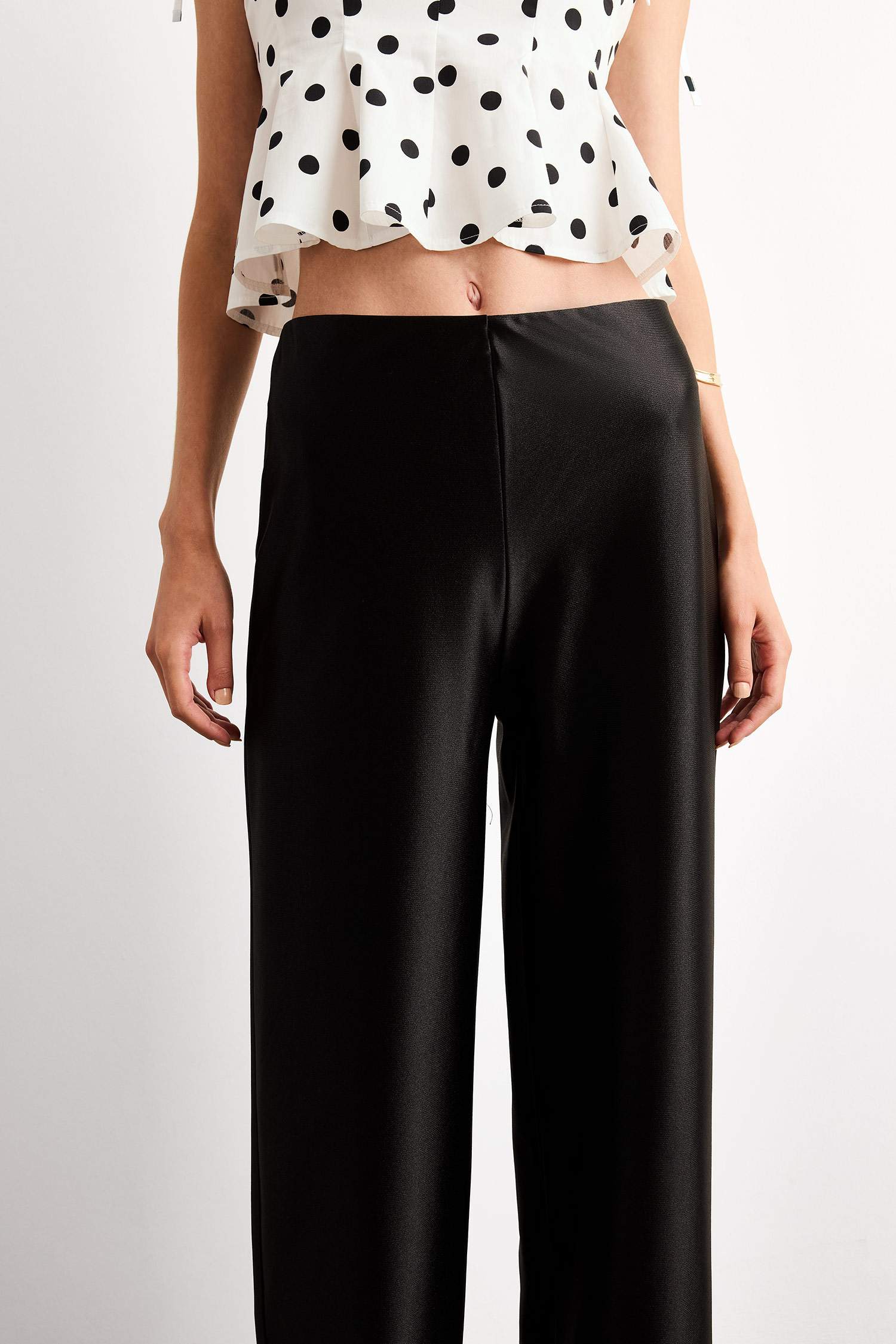 Relax Fit Normal Bel Düz Paça Saten Pantolon