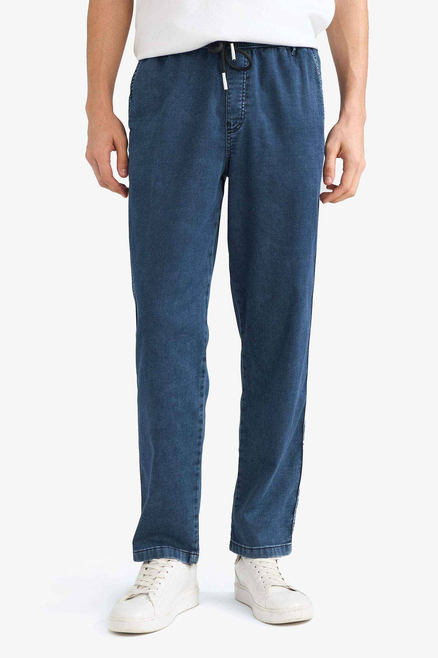 Washed Wide Leg Jeans