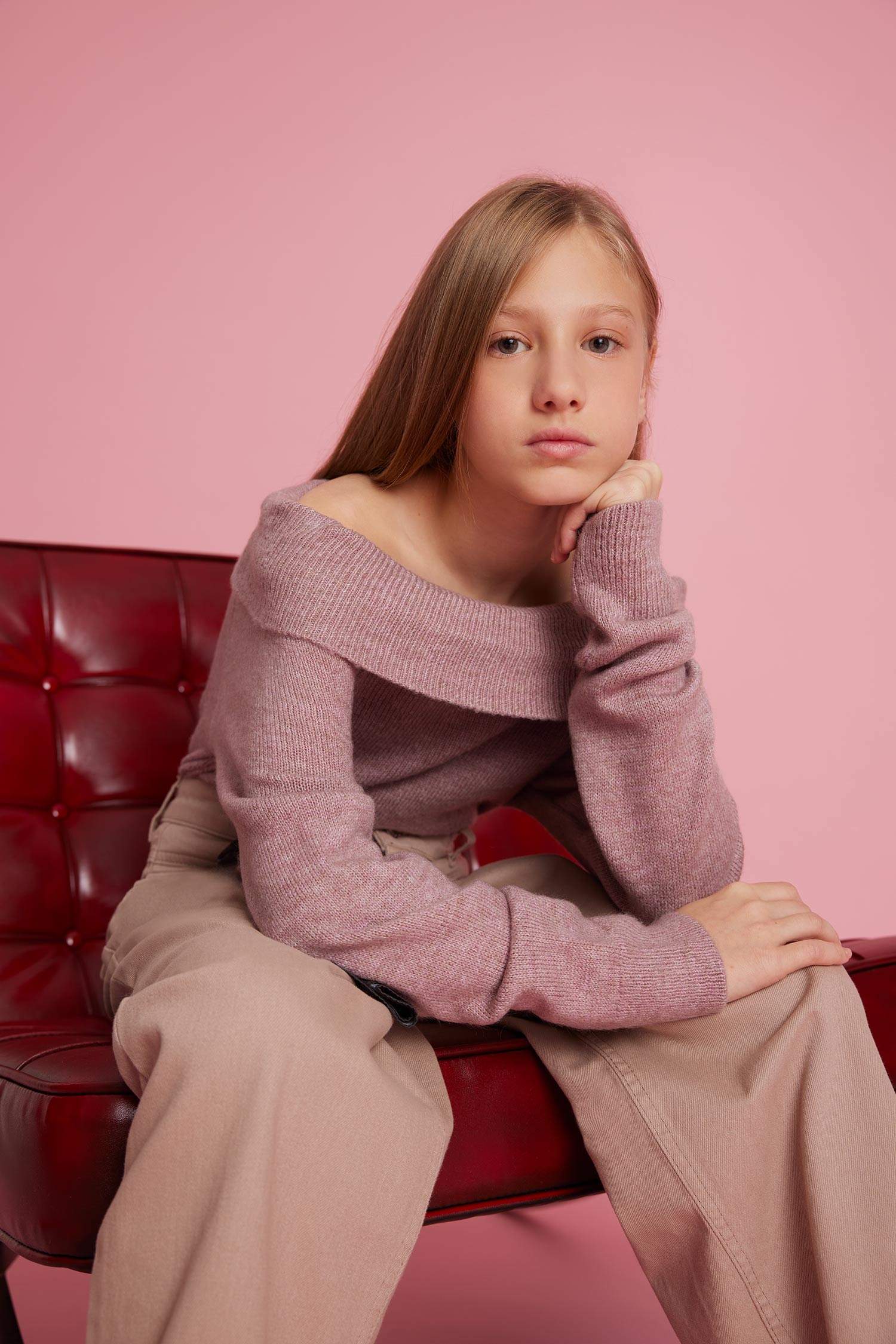 بلوفر تريكو بنات قصة عادية بكتف مفتوح