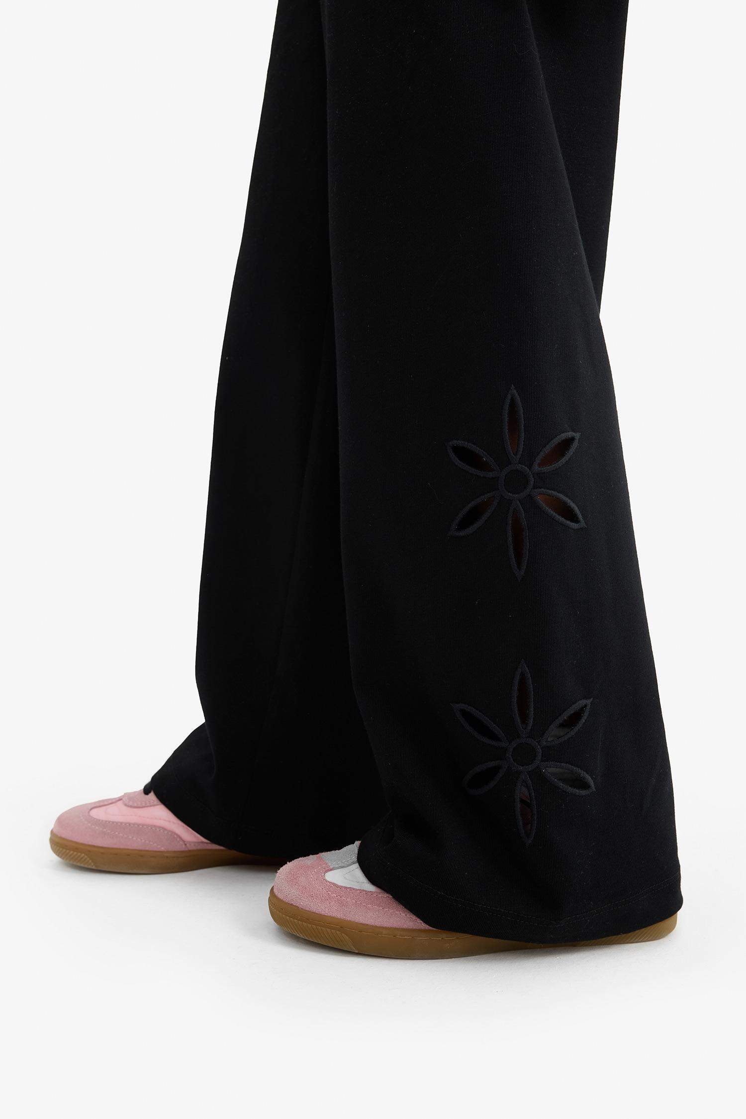 بنطلون بناتي مخرم قصة عادية برجل واسع