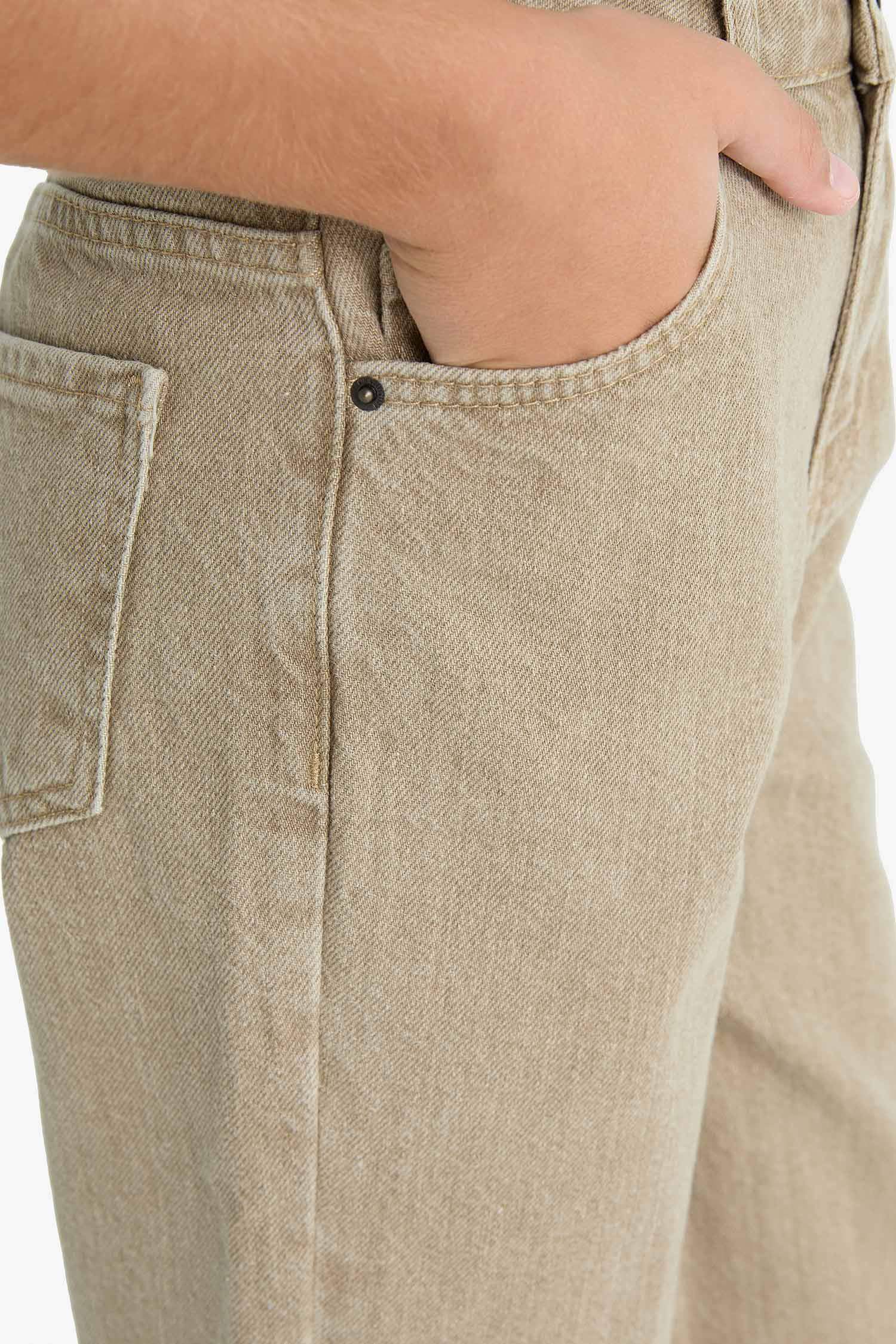 Boy Wide Leg Straight Leg Jeans