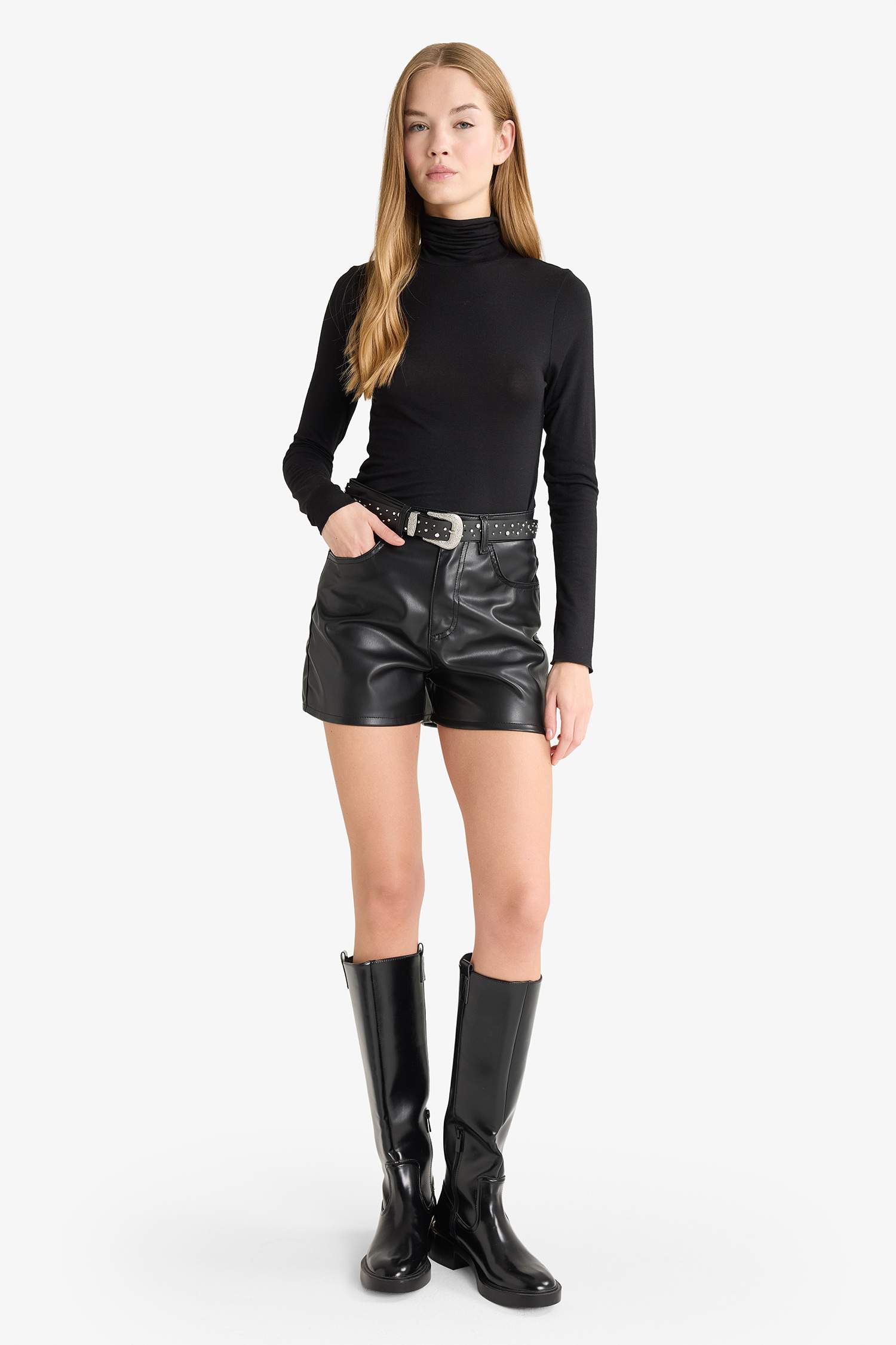 2 piece Faux Leather Normal Waist Short Leg Shorts