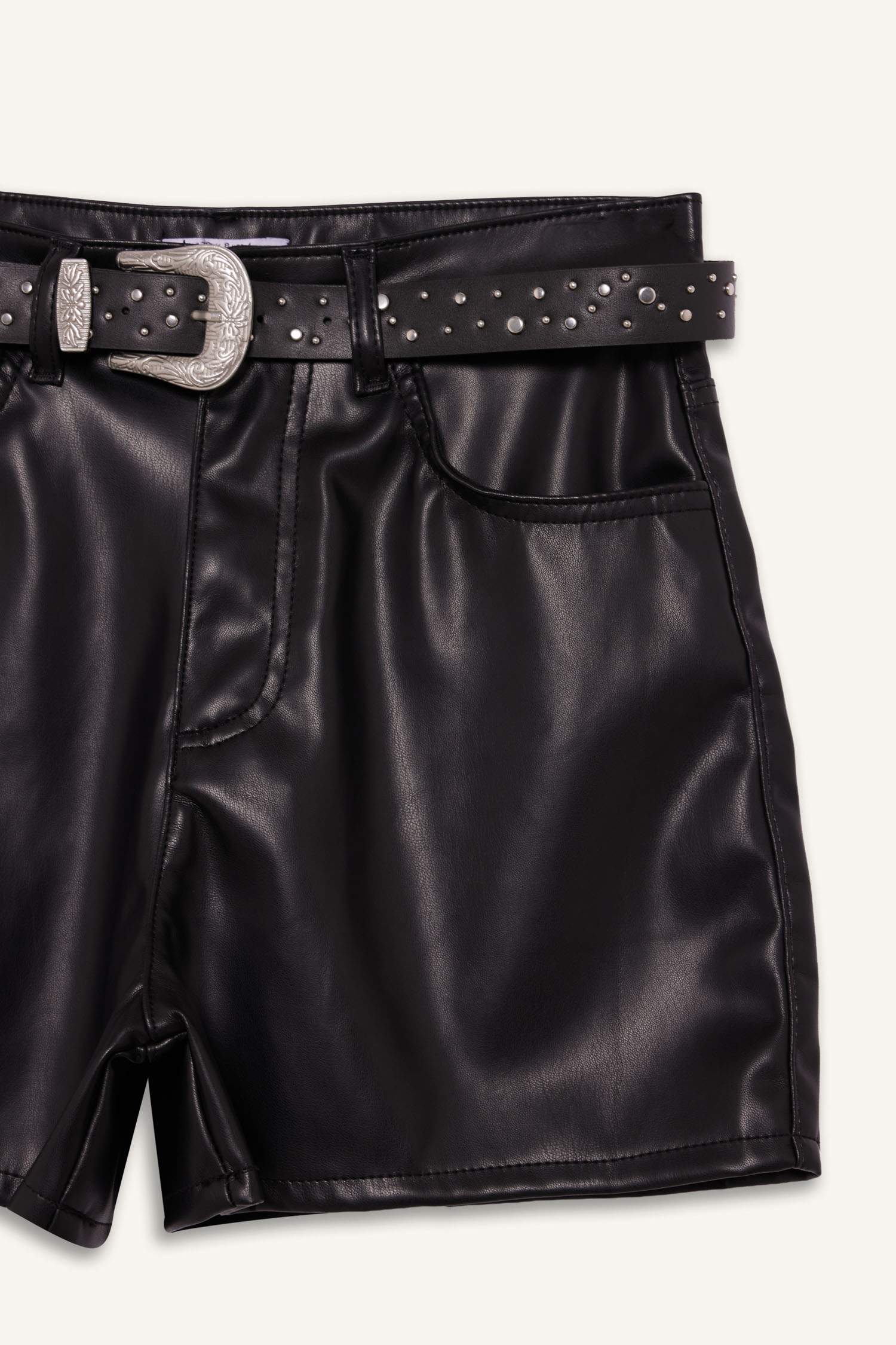 Normal Bel Kısa Paça Suni Deri Şort