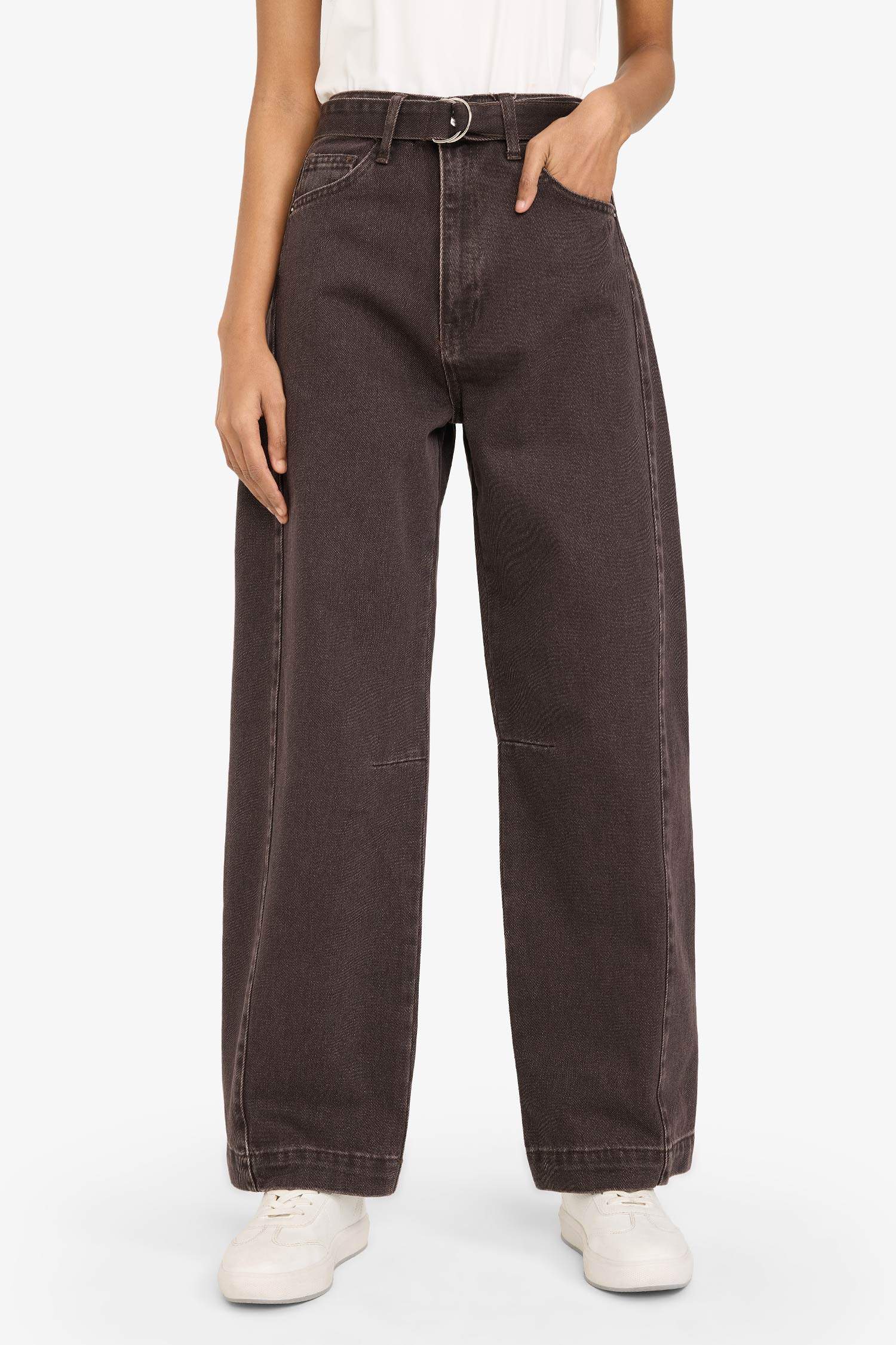 بنطرون جينز باريل فيت وخصر عالي