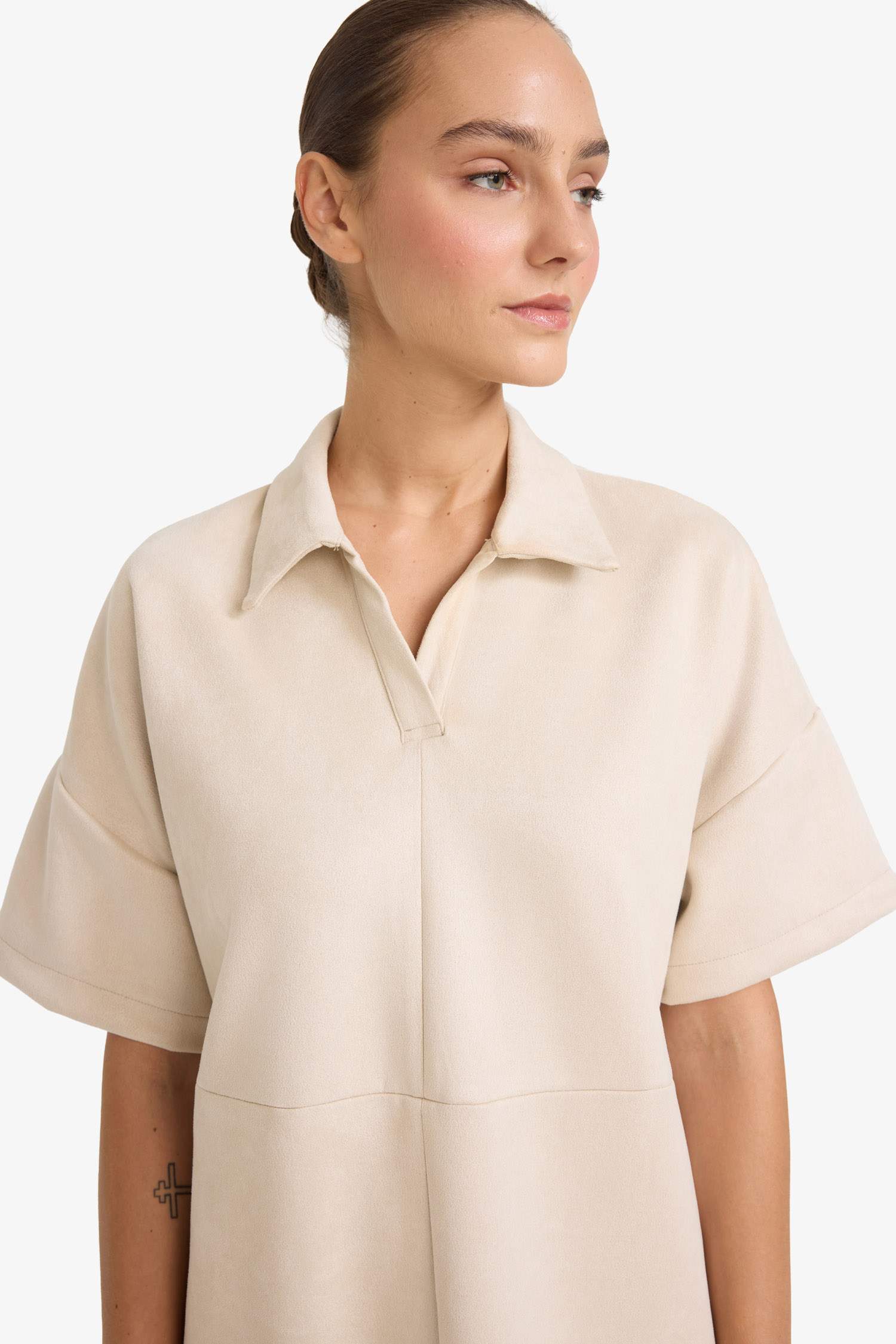 A Kesim Polo Yaka Süet Kısa Kollu Mini Elbise