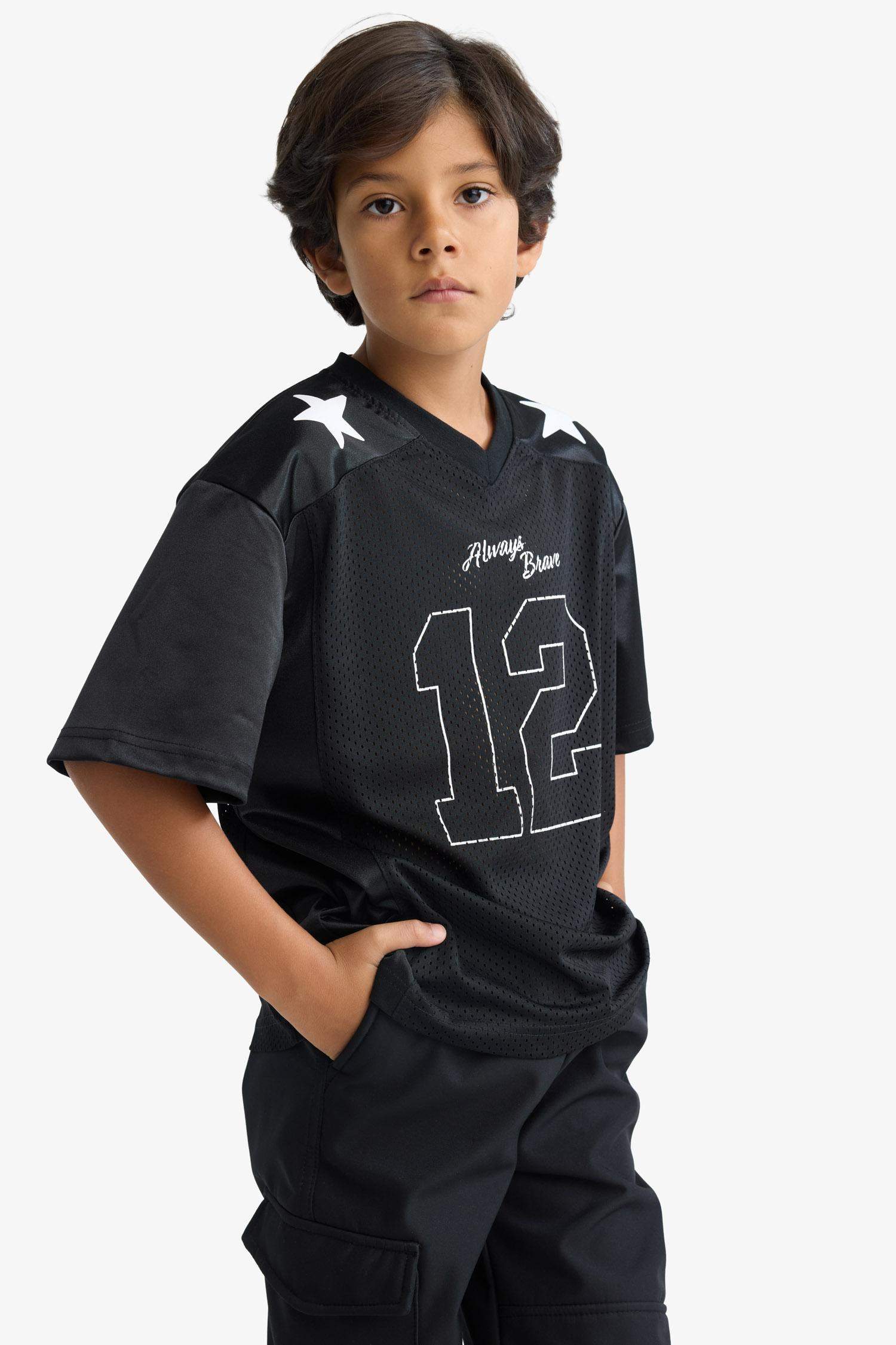 Boy Oversize Fit V-Neck Printed Tulle T-Shirt