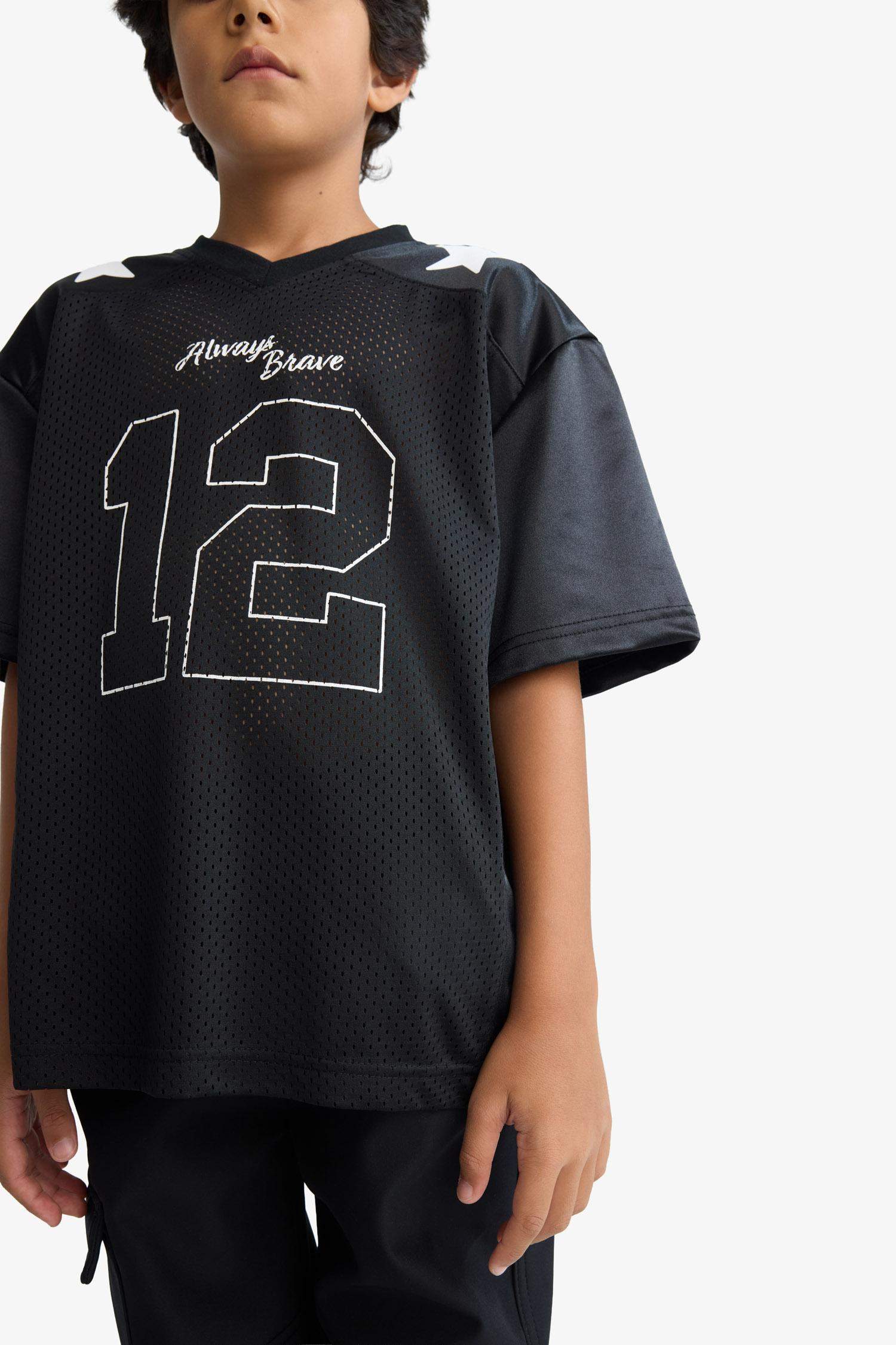 Boy Oversize Fit V-Neck Printed Tulle T-Shirt