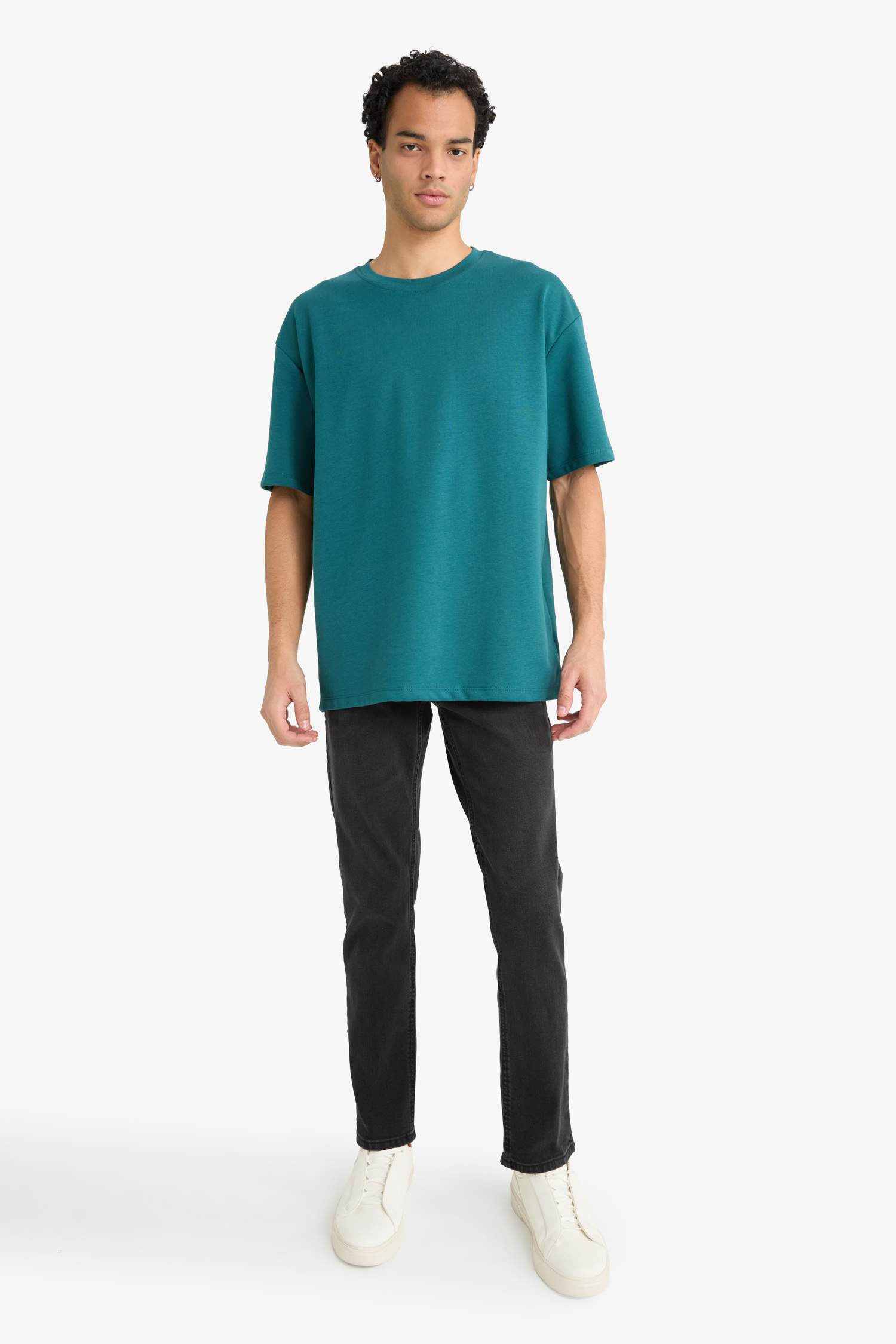 تيشيرت نص كم اوفر سايز برقبة مستديرة