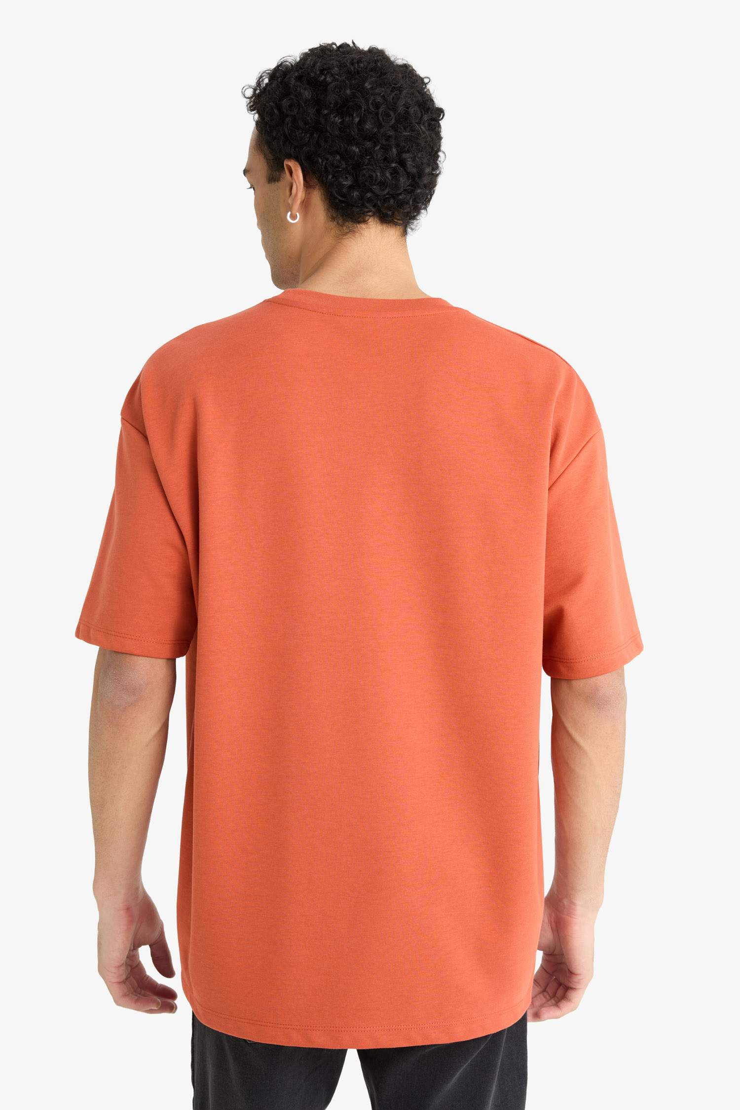 Oversize Geniş Kalıp Bisiklet Yaka Kısa Kollu Tişört