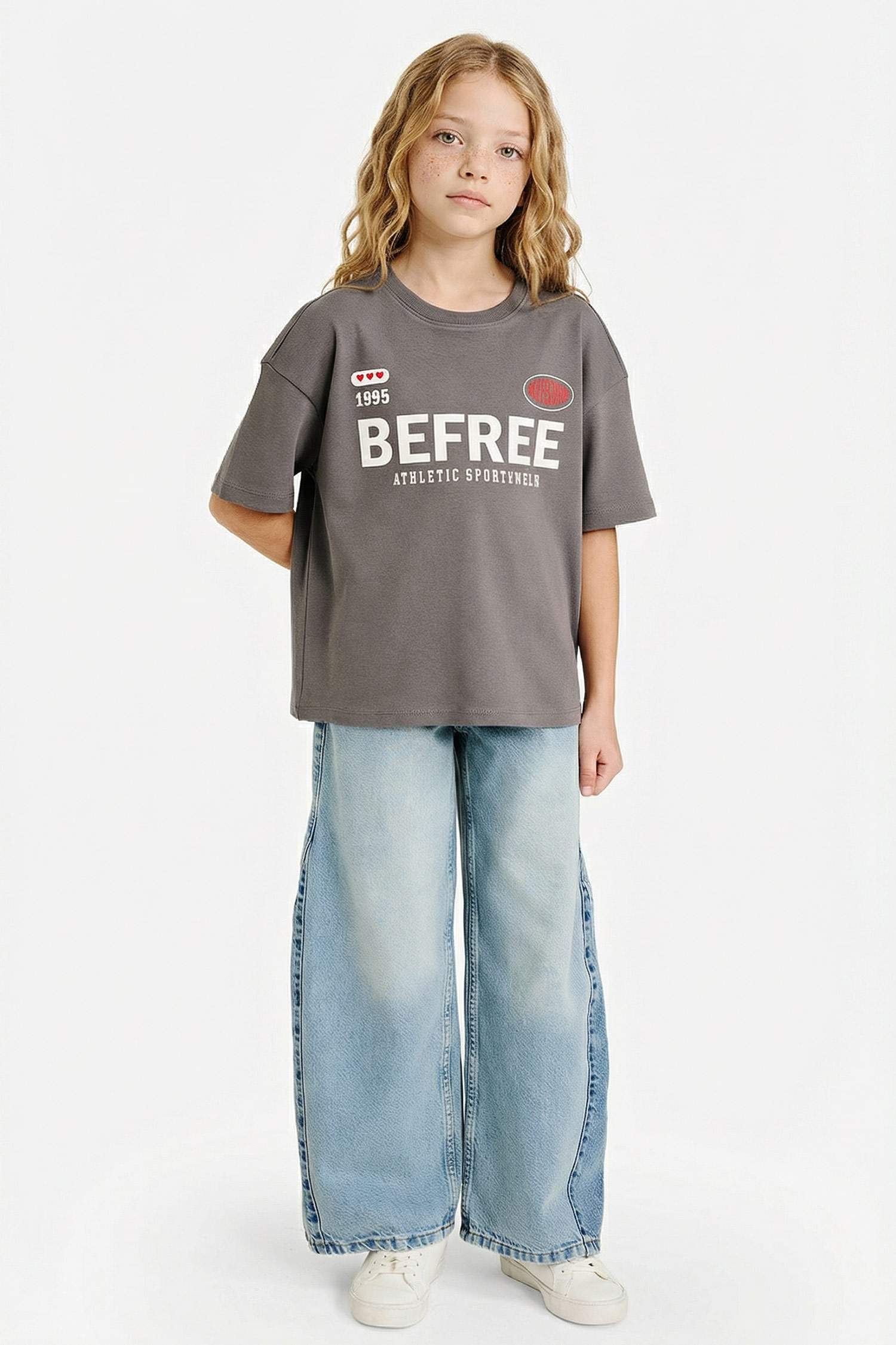 Қыздарға арналған Oversize кең пішімді дөңгелек жағалы жазуы бар қысқа жеңді футболка