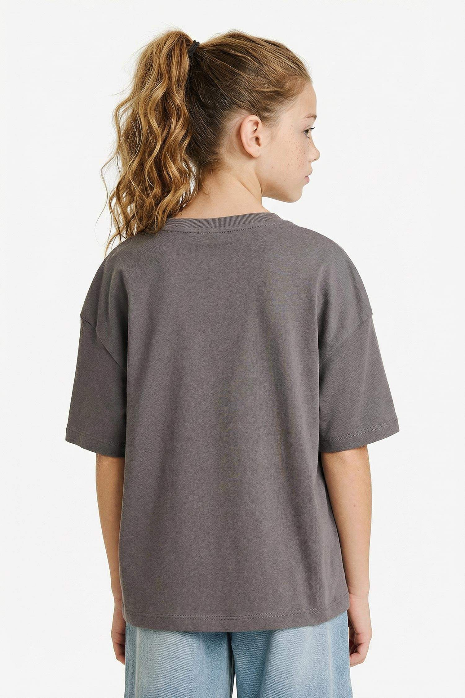 Қыздарға арналған Oversize кең пішімді дөңгелек жағалы жазуы бар қысқа жеңді футболка