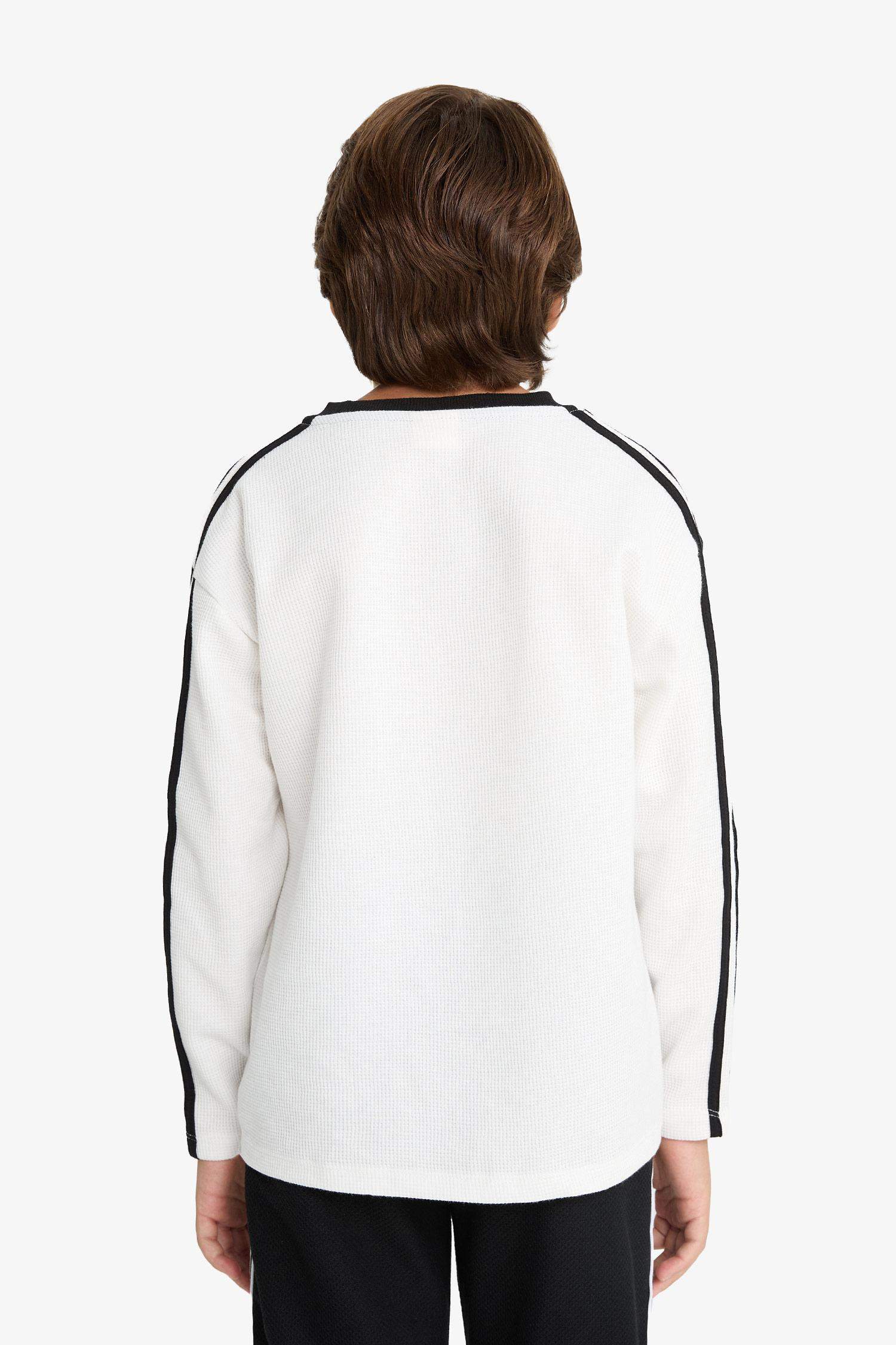 Boy Oversize Fit Crew Neck Applique Waffle Polo T-Shirt