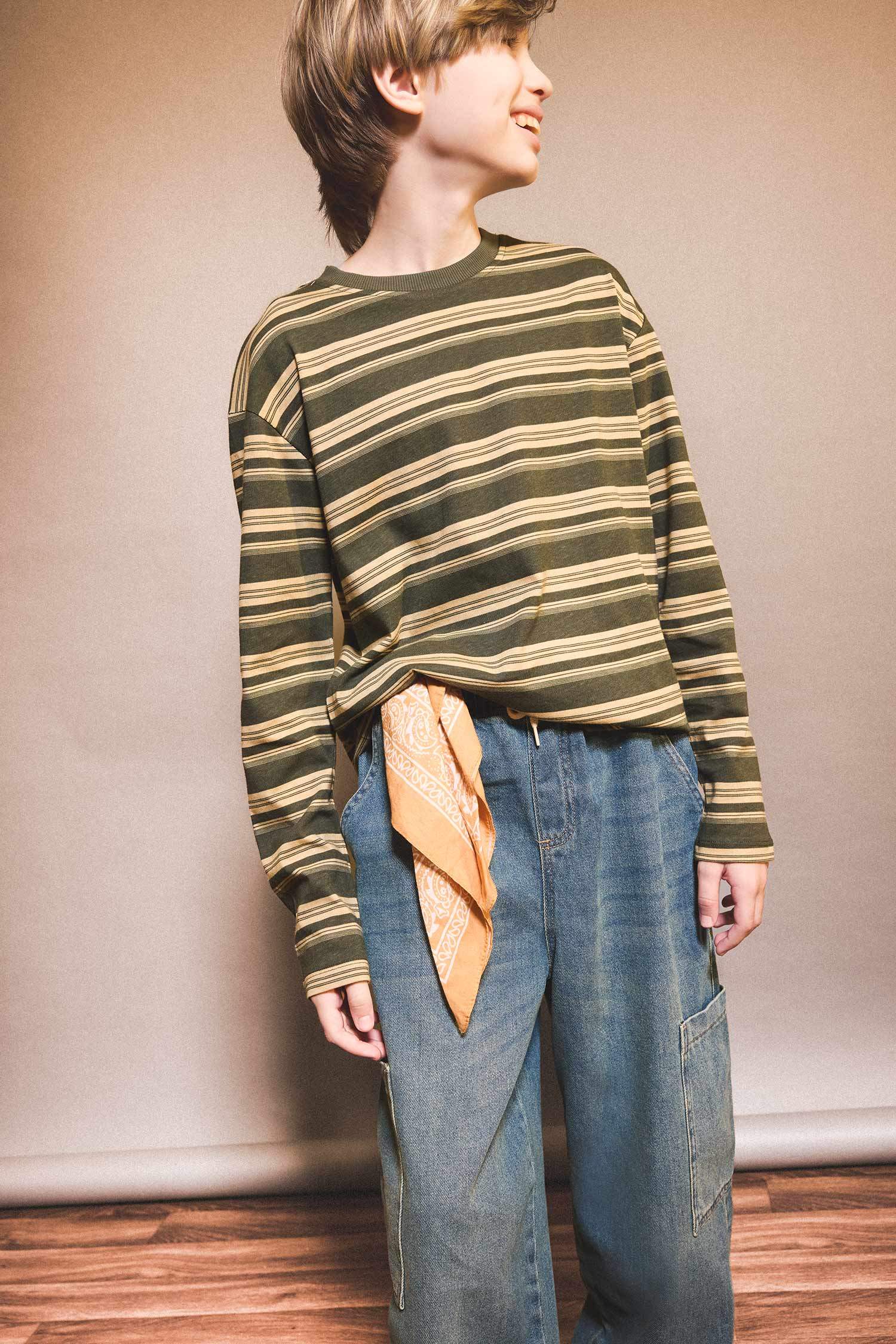 Erkek Çocuk Bisiklet Yaka Çizgili Uzun Kollu Tişört