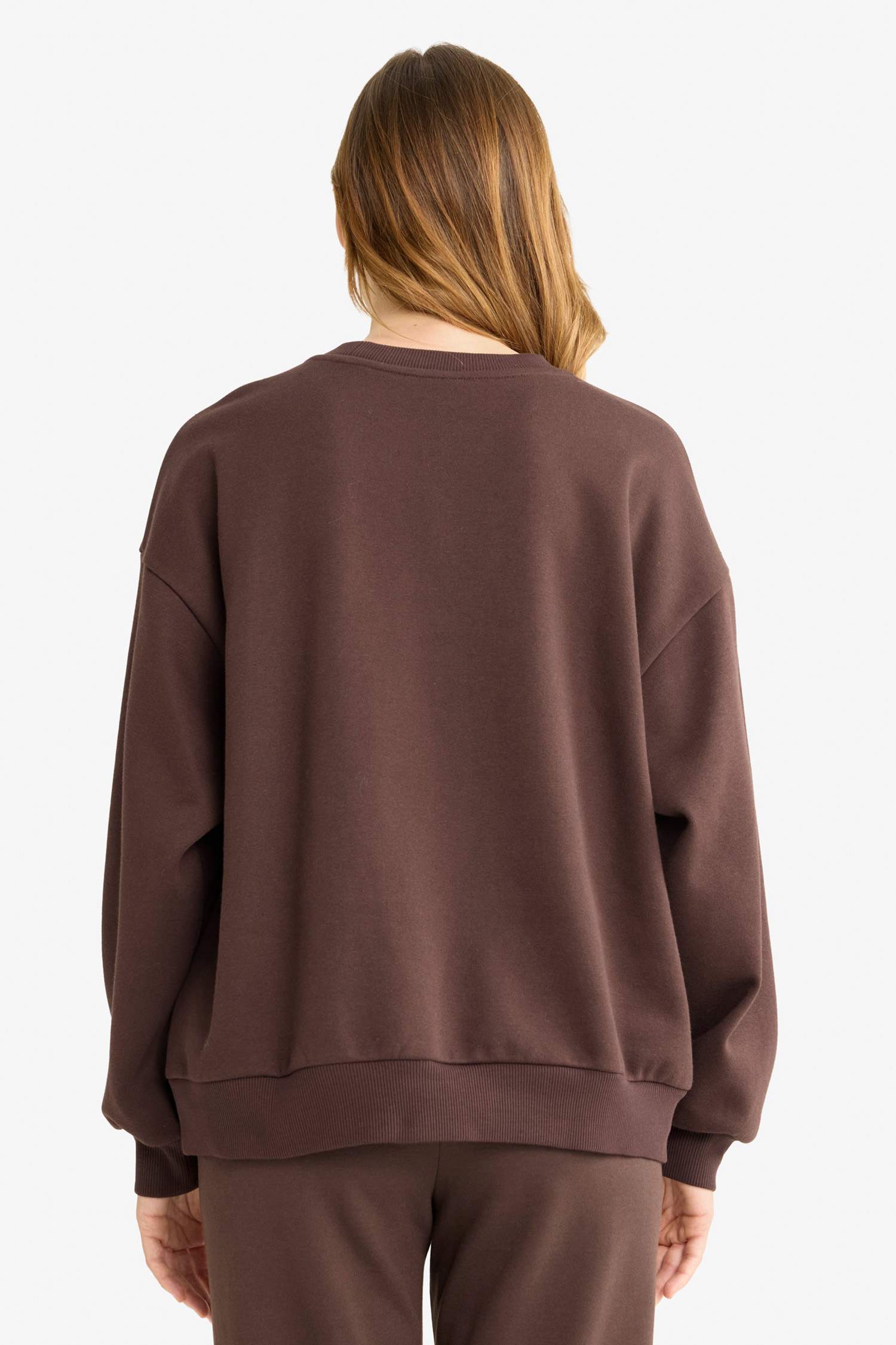 سويت شيرت بطبعة شعار اوفر سايز بياقة مستديرة