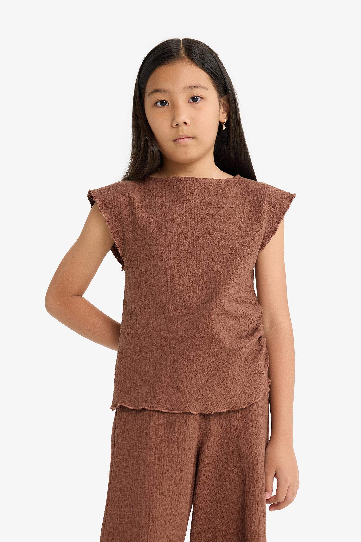 Kız Çocuk 2'li Takım Brode Kolsuz Bluz Geniş Paça Pantolon