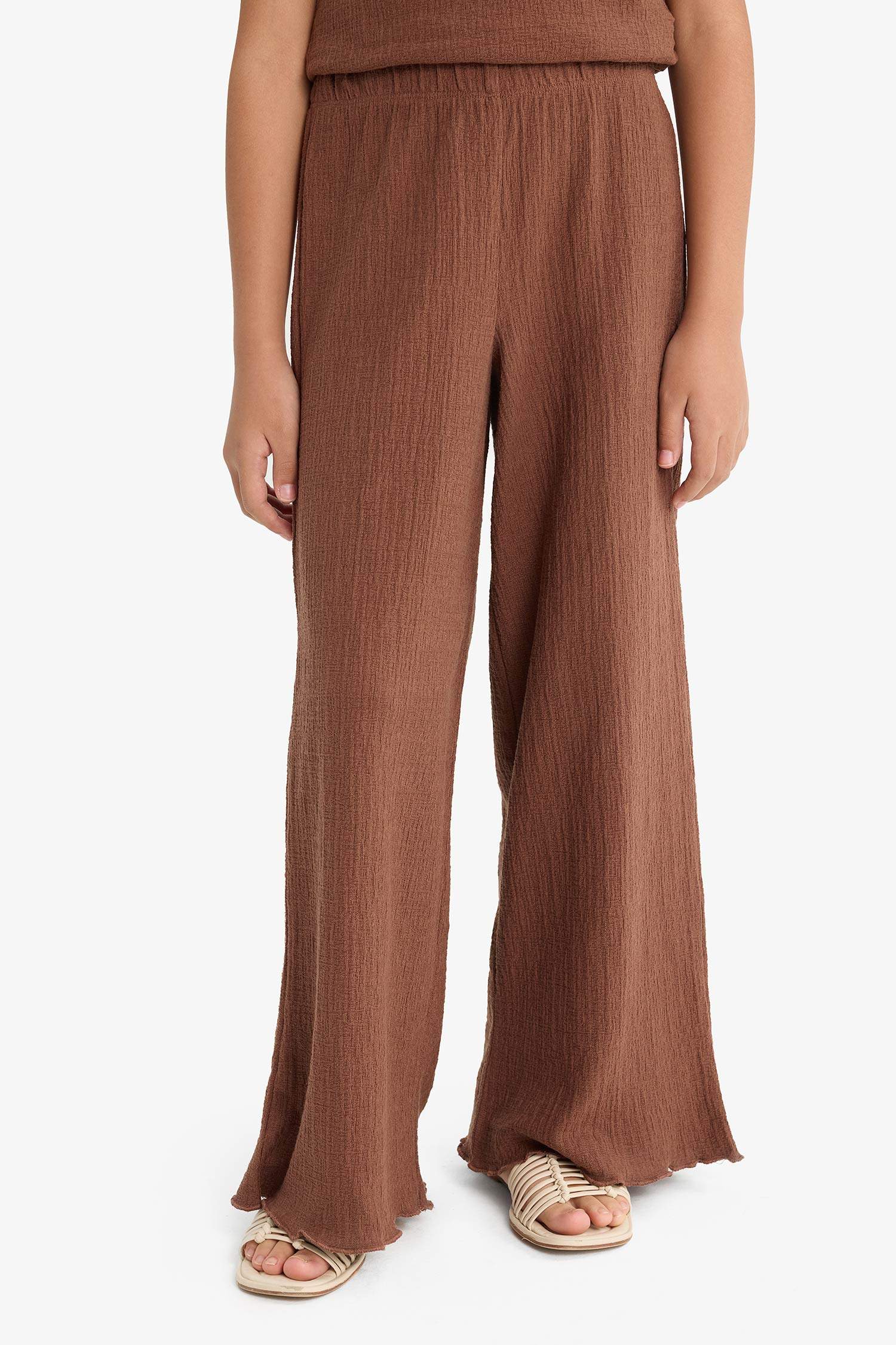 Kız Çocuk 2'li Takım Brode Kolsuz Bluz Geniş Paça Pantolon