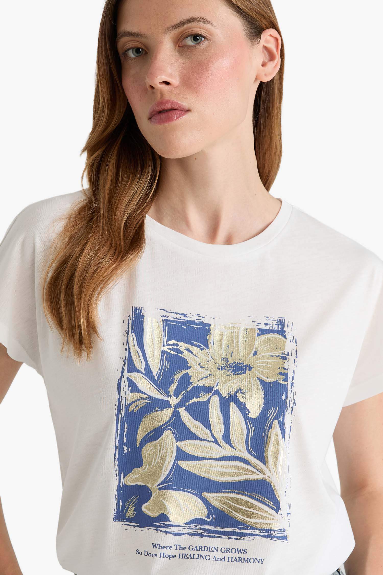 Bisiklet Yaka Çiçekli Kısa Kollu Tişört